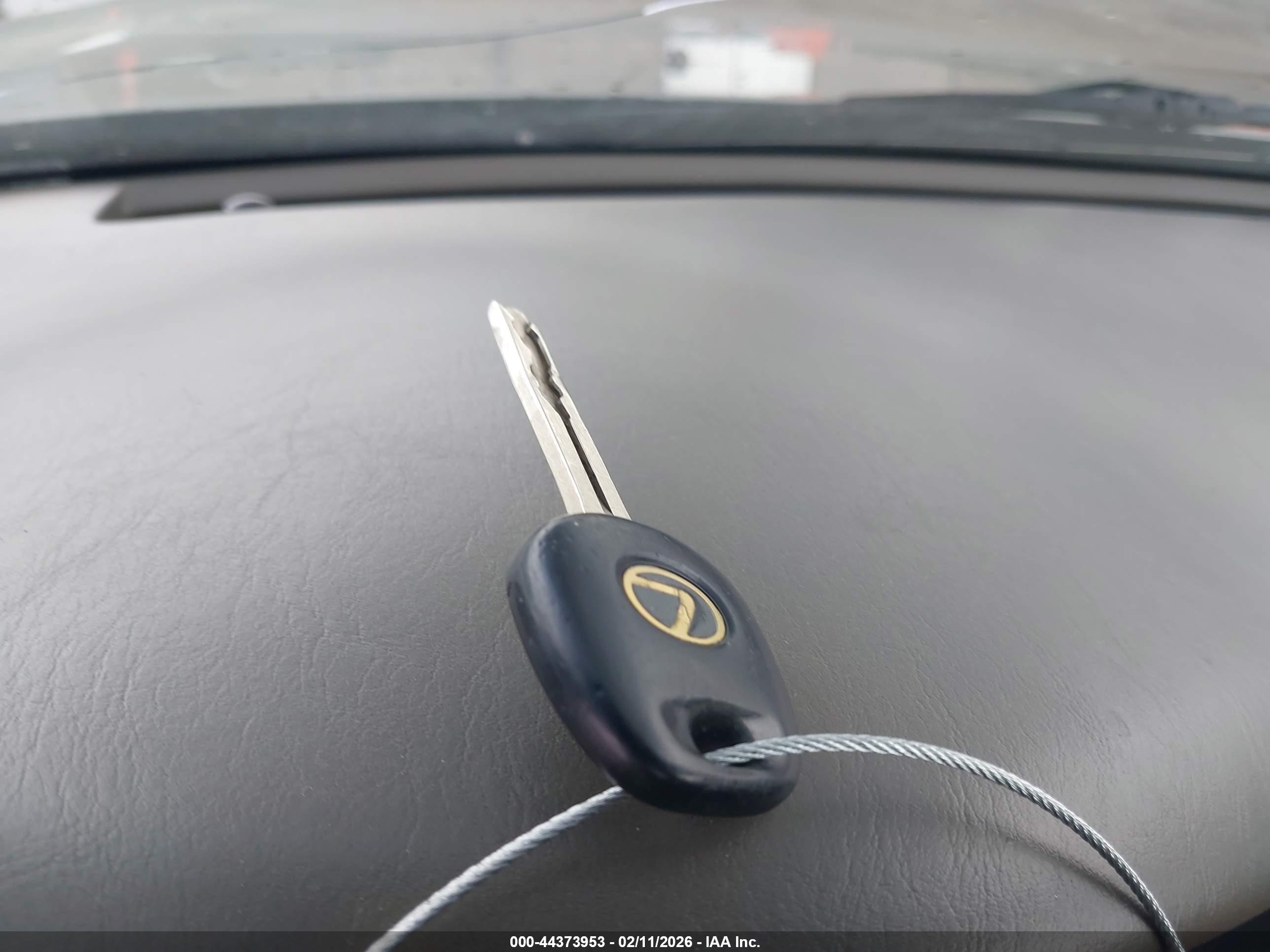 LEXUS ES image 11