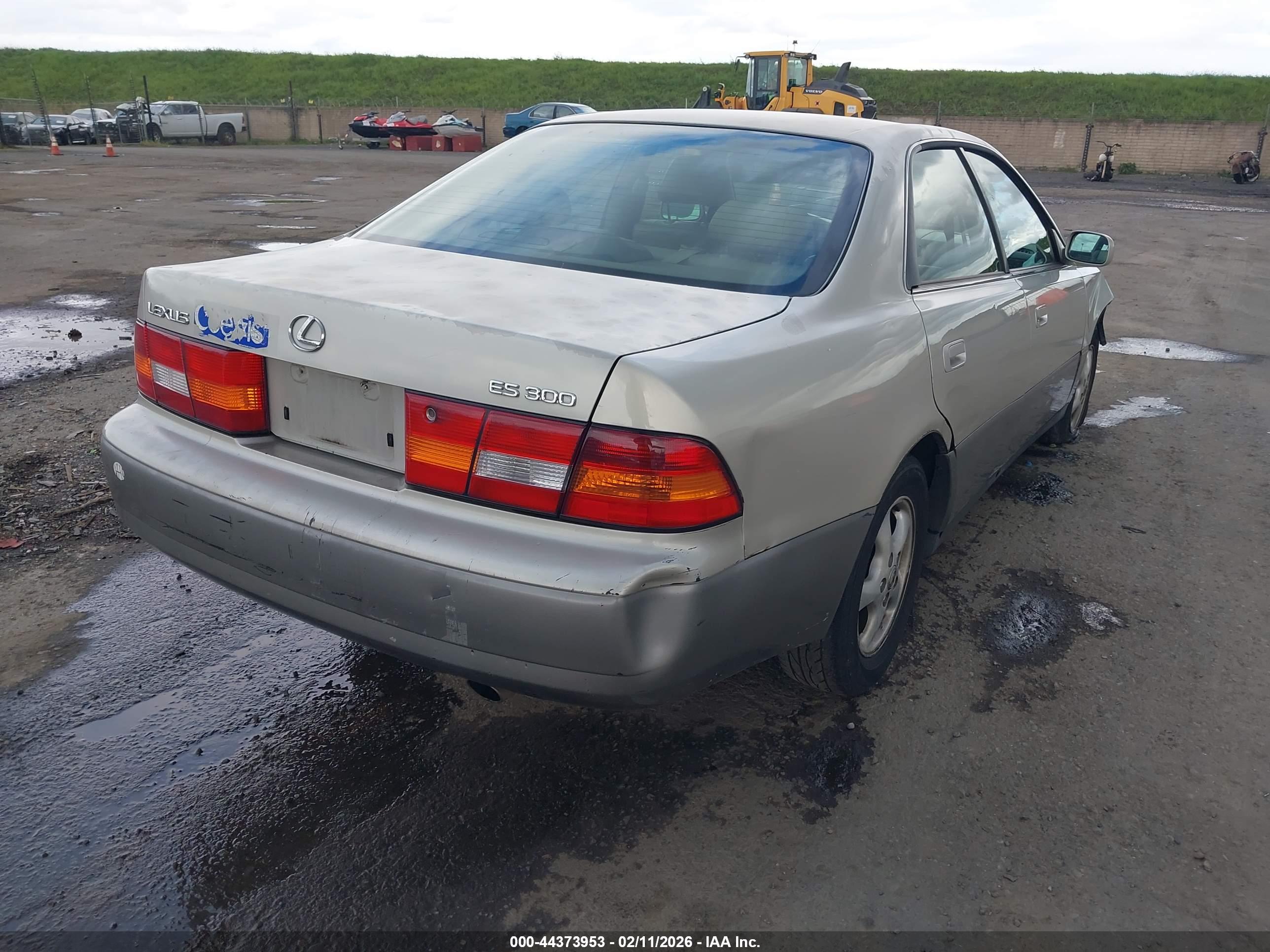 LEXUS ES image 4
