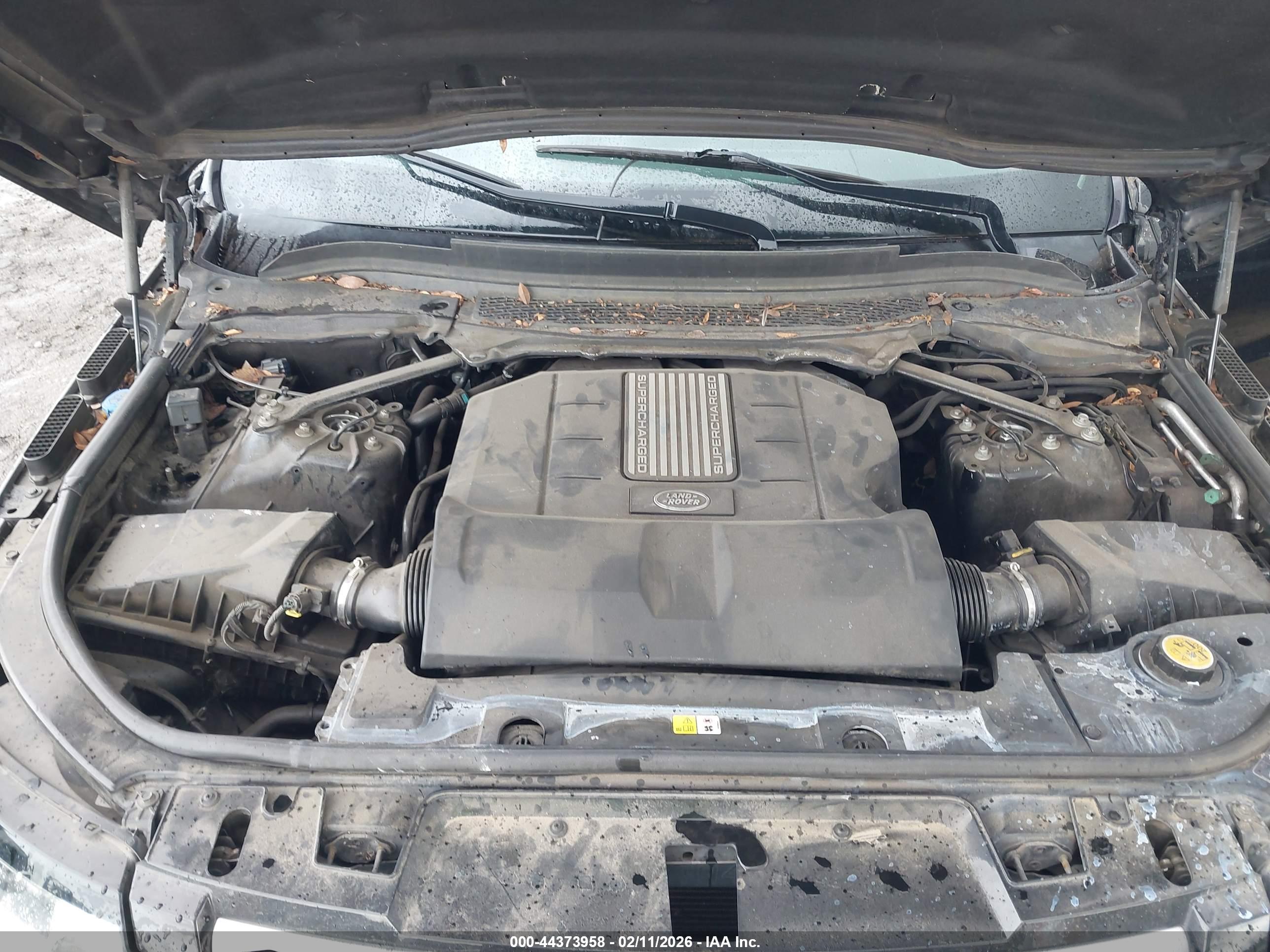 LAND ROVER image 10