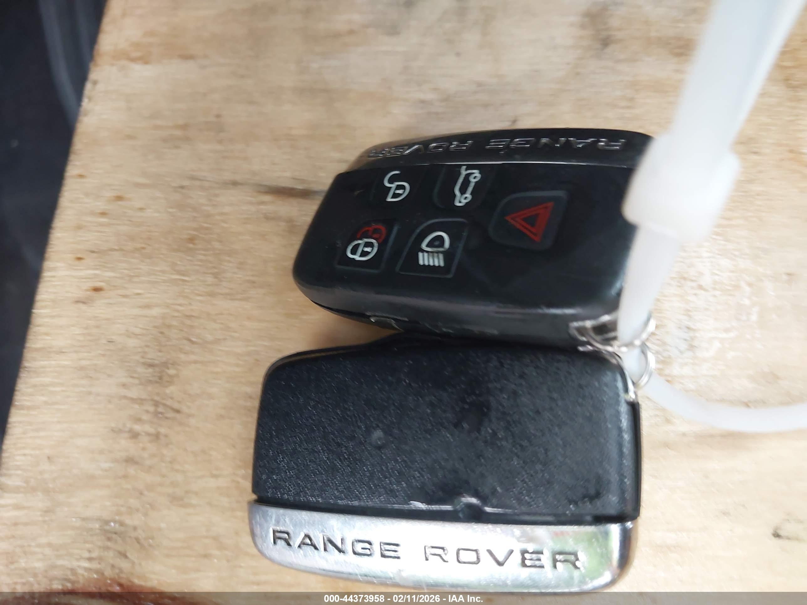 LAND ROVER image 11
