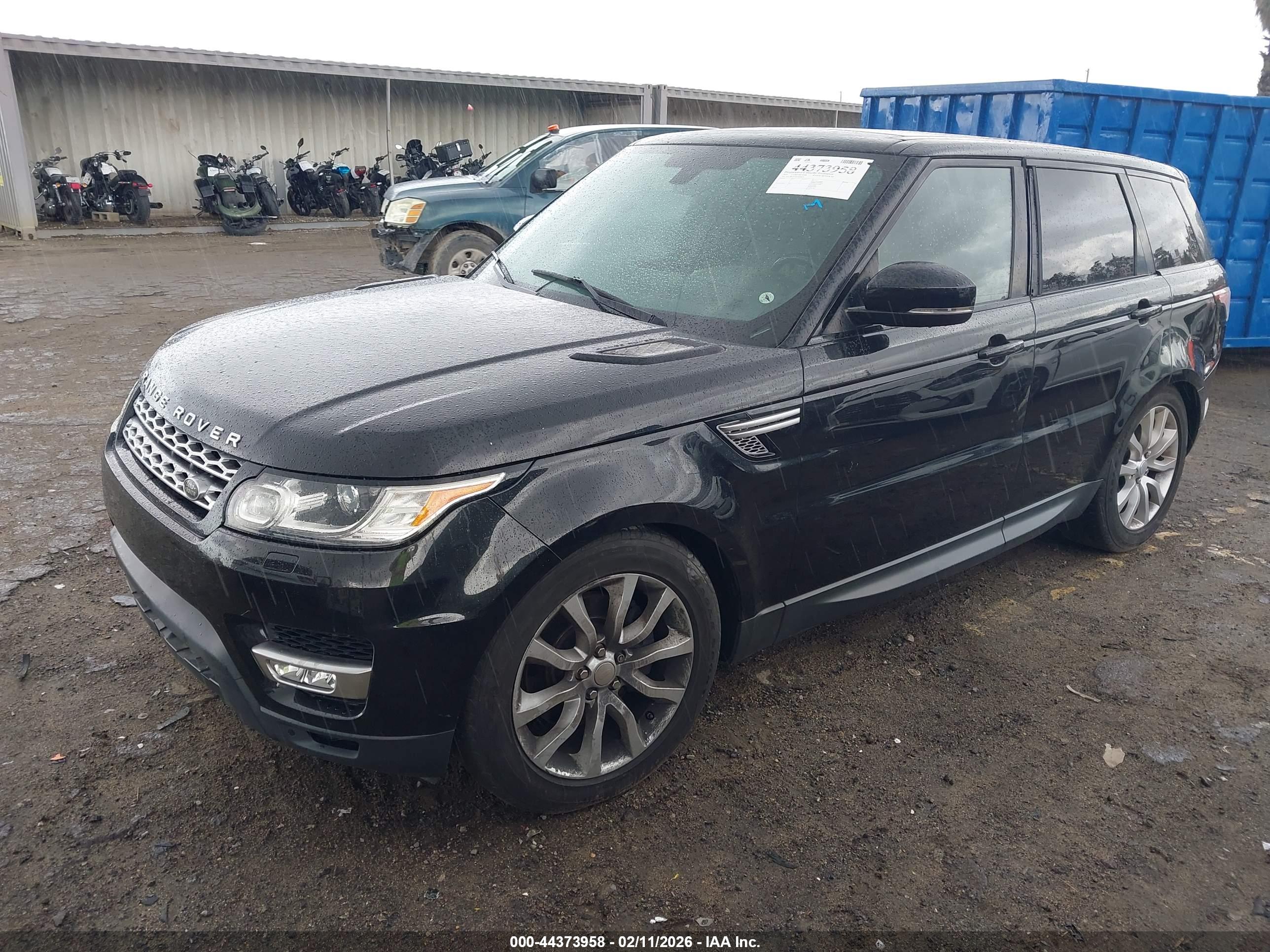 LAND ROVER image 2