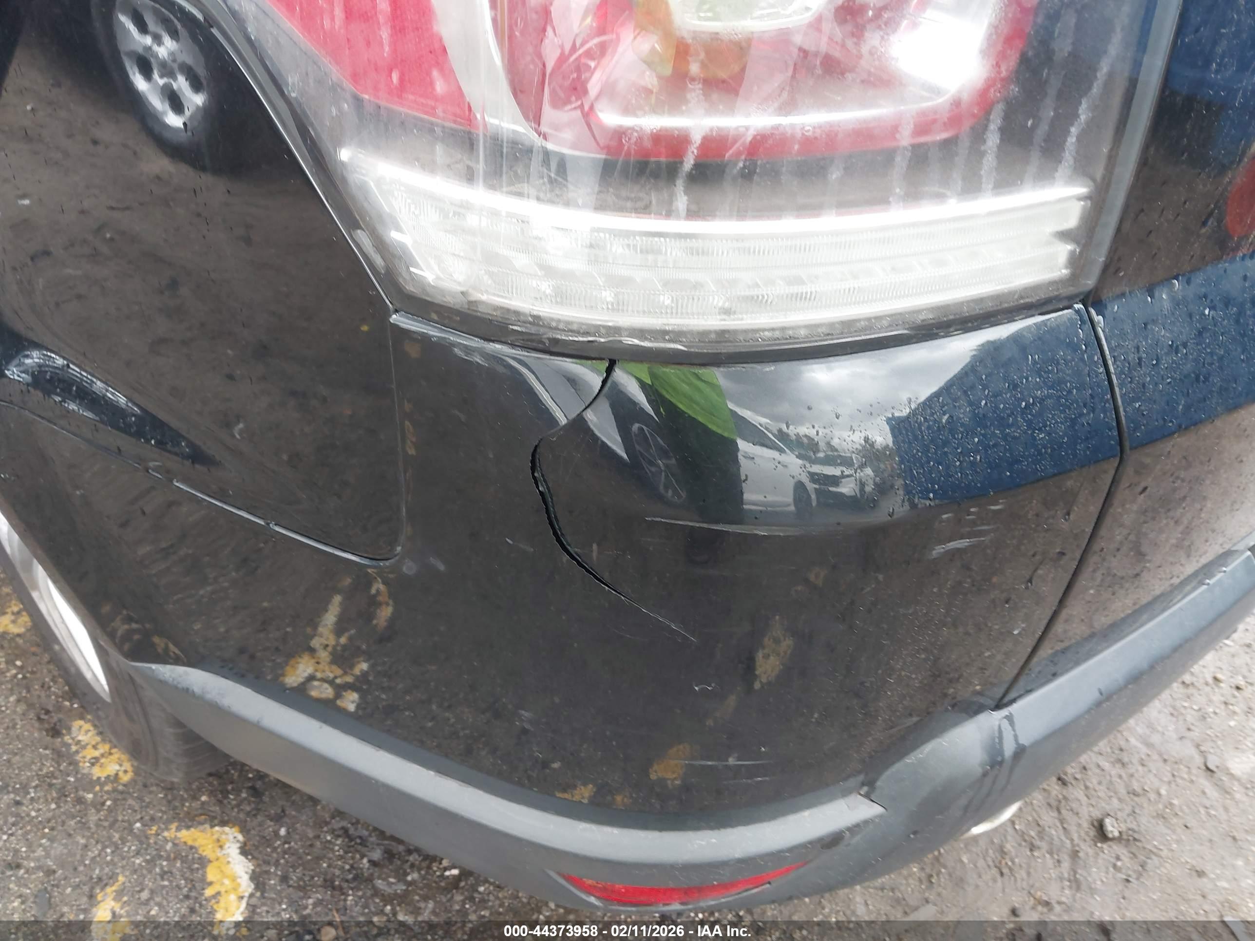 LAND ROVER image 6