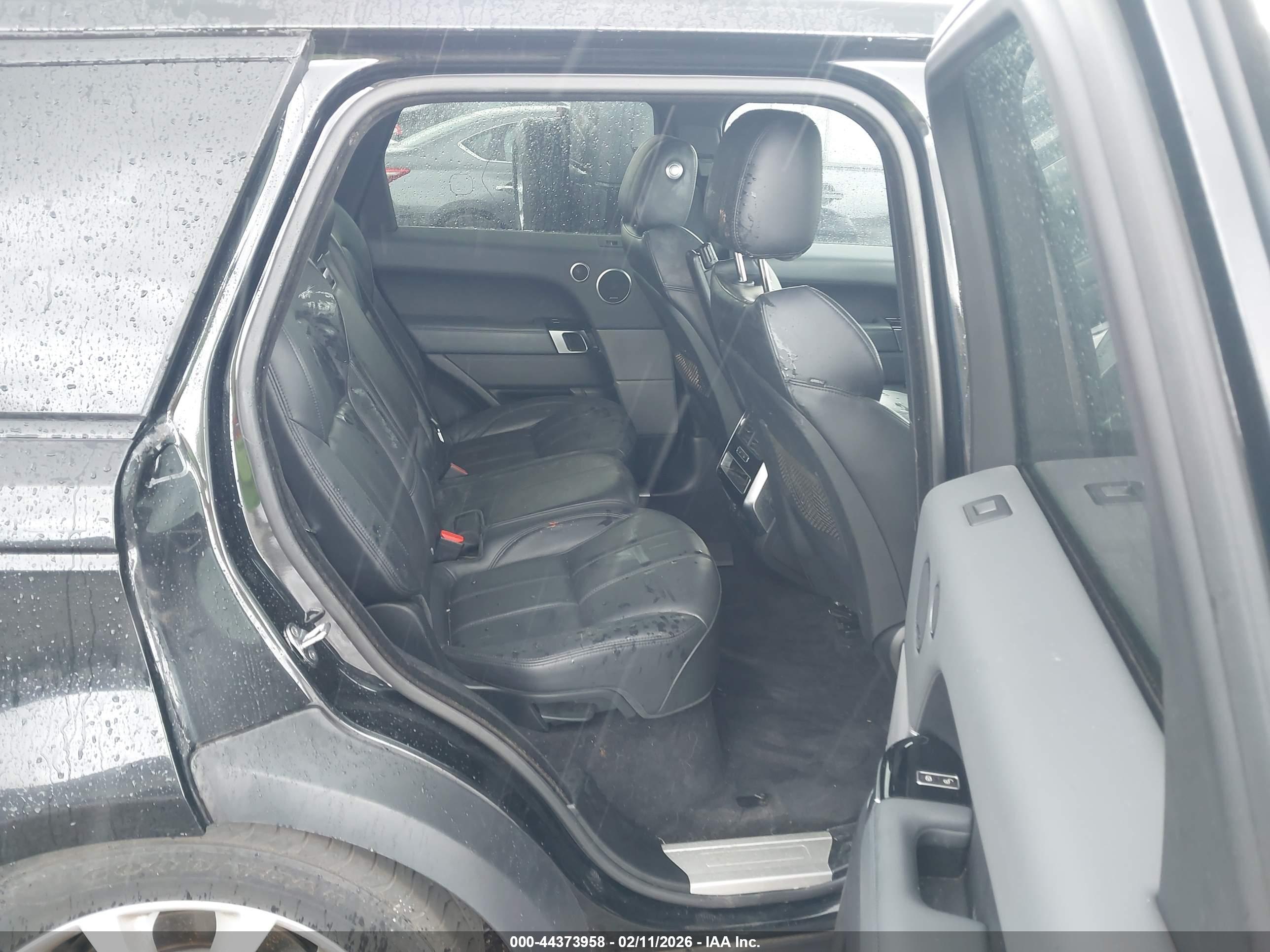 LAND ROVER image 8