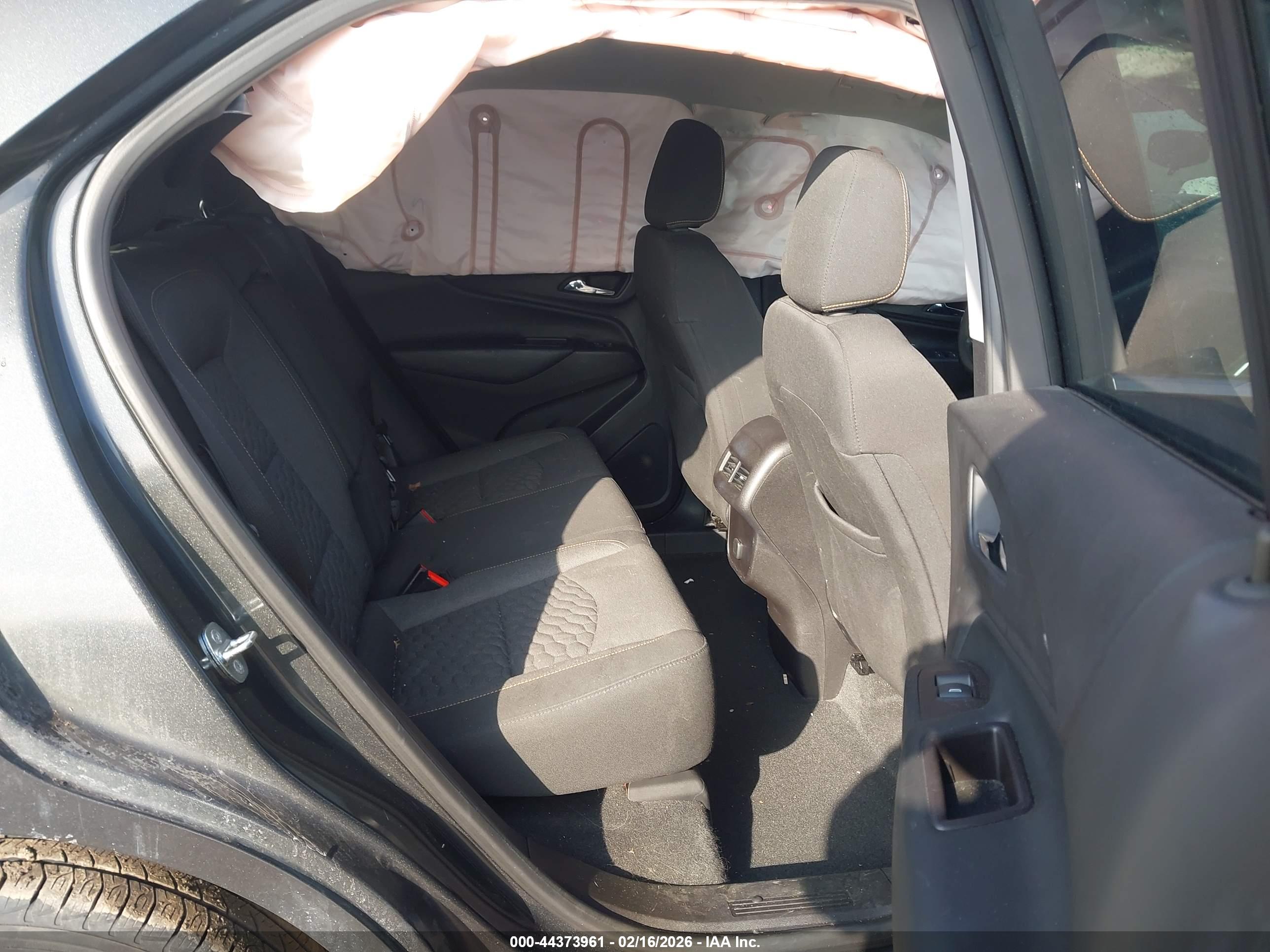 CHEVROLET EQUINOX image 8