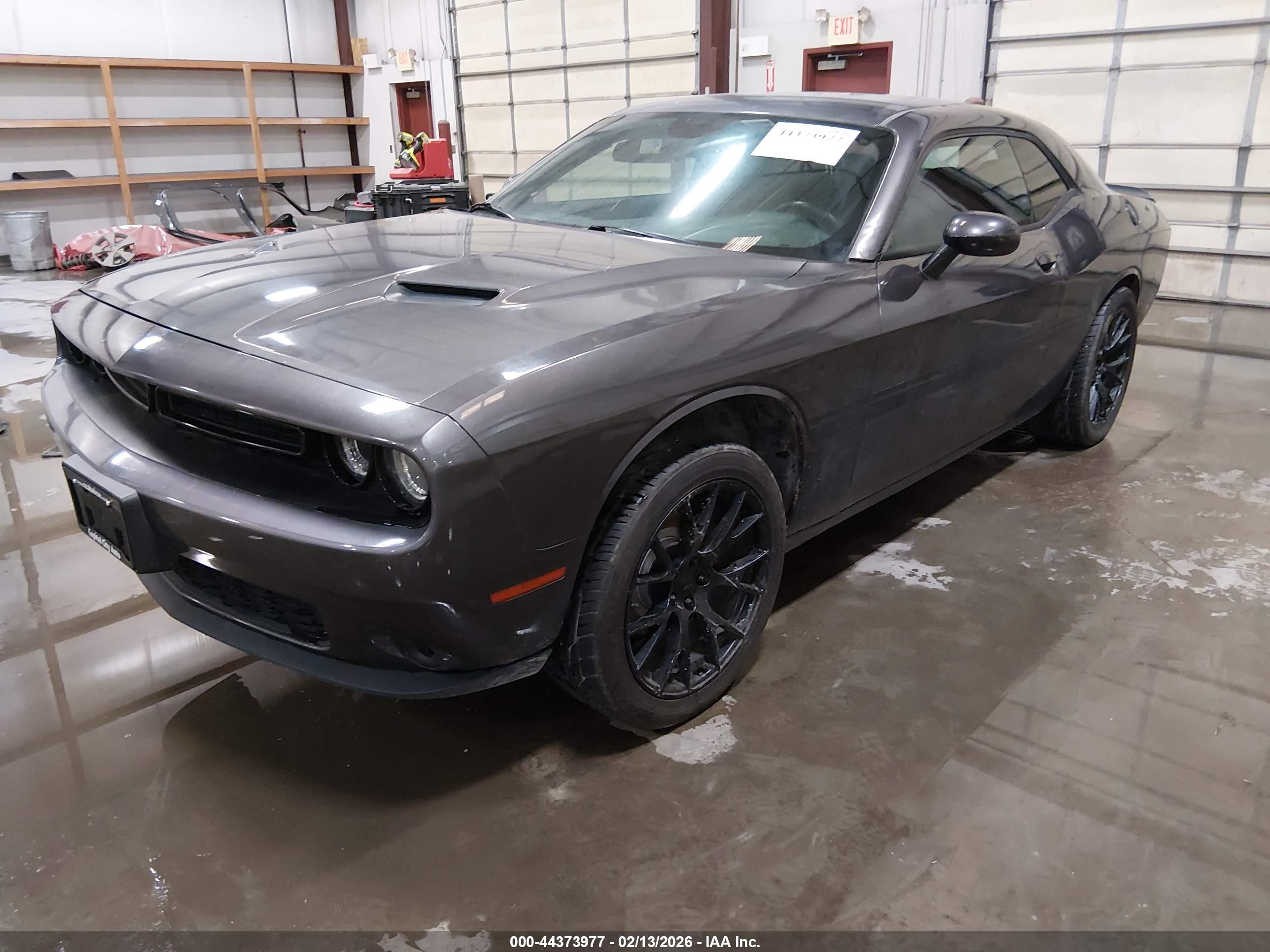 DODGE CHALLENGER image 2