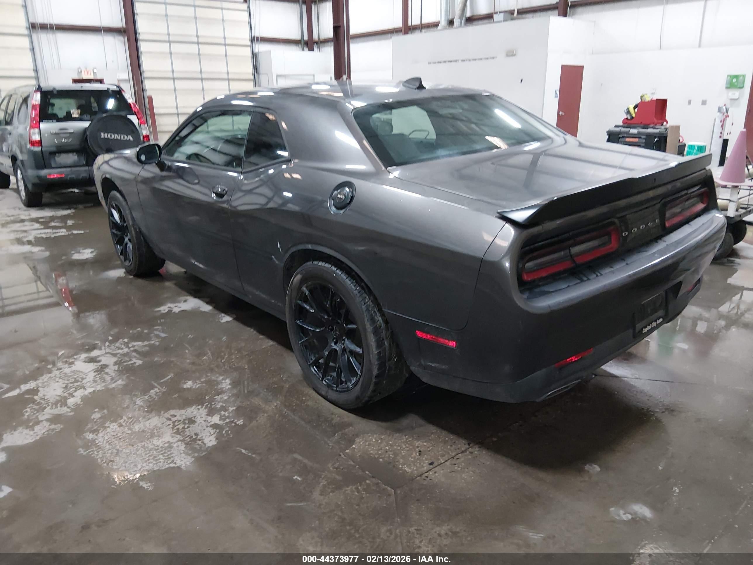 DODGE CHALLENGER image 3