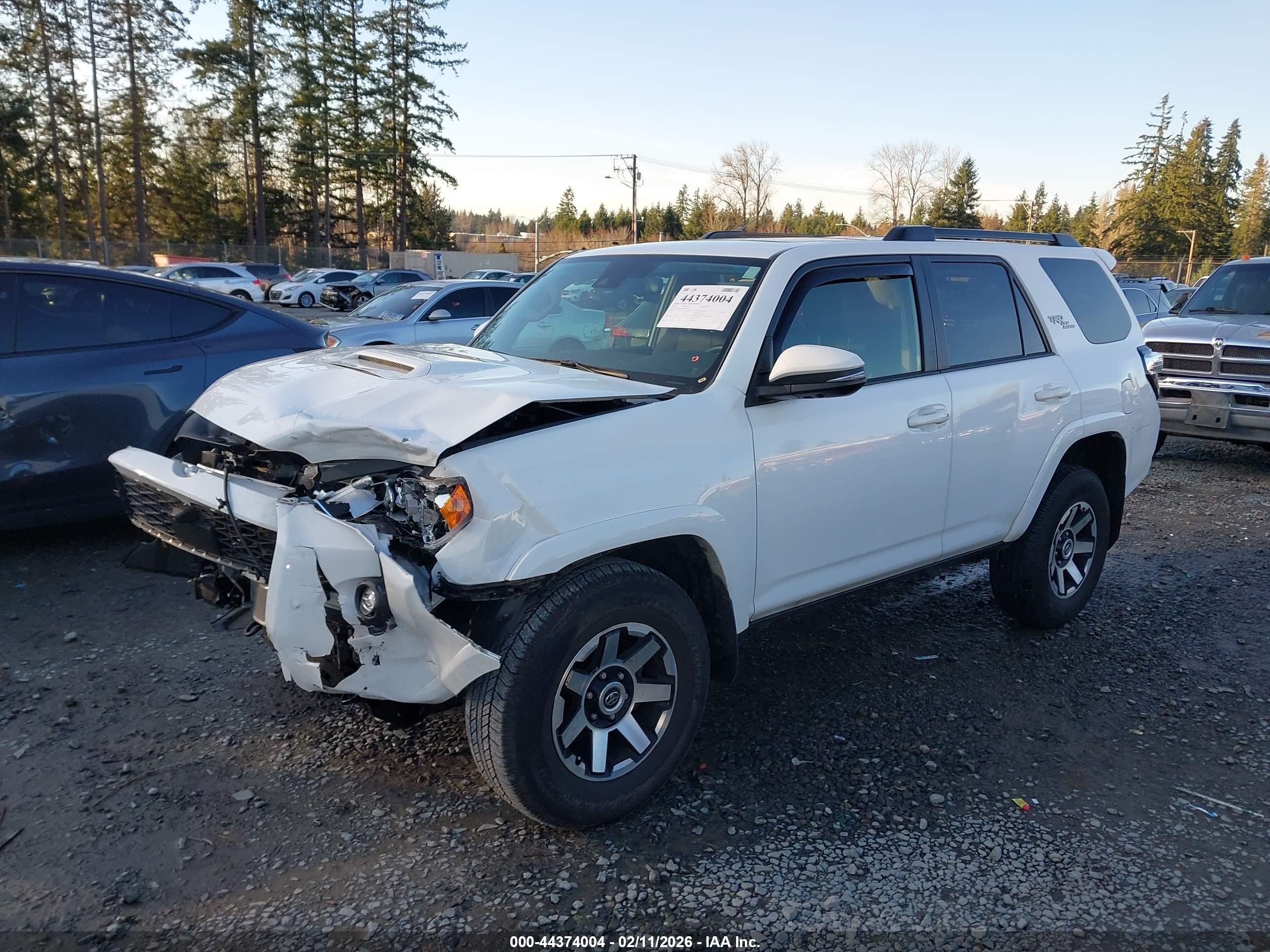 TOYOTA 4RUNNER image 2