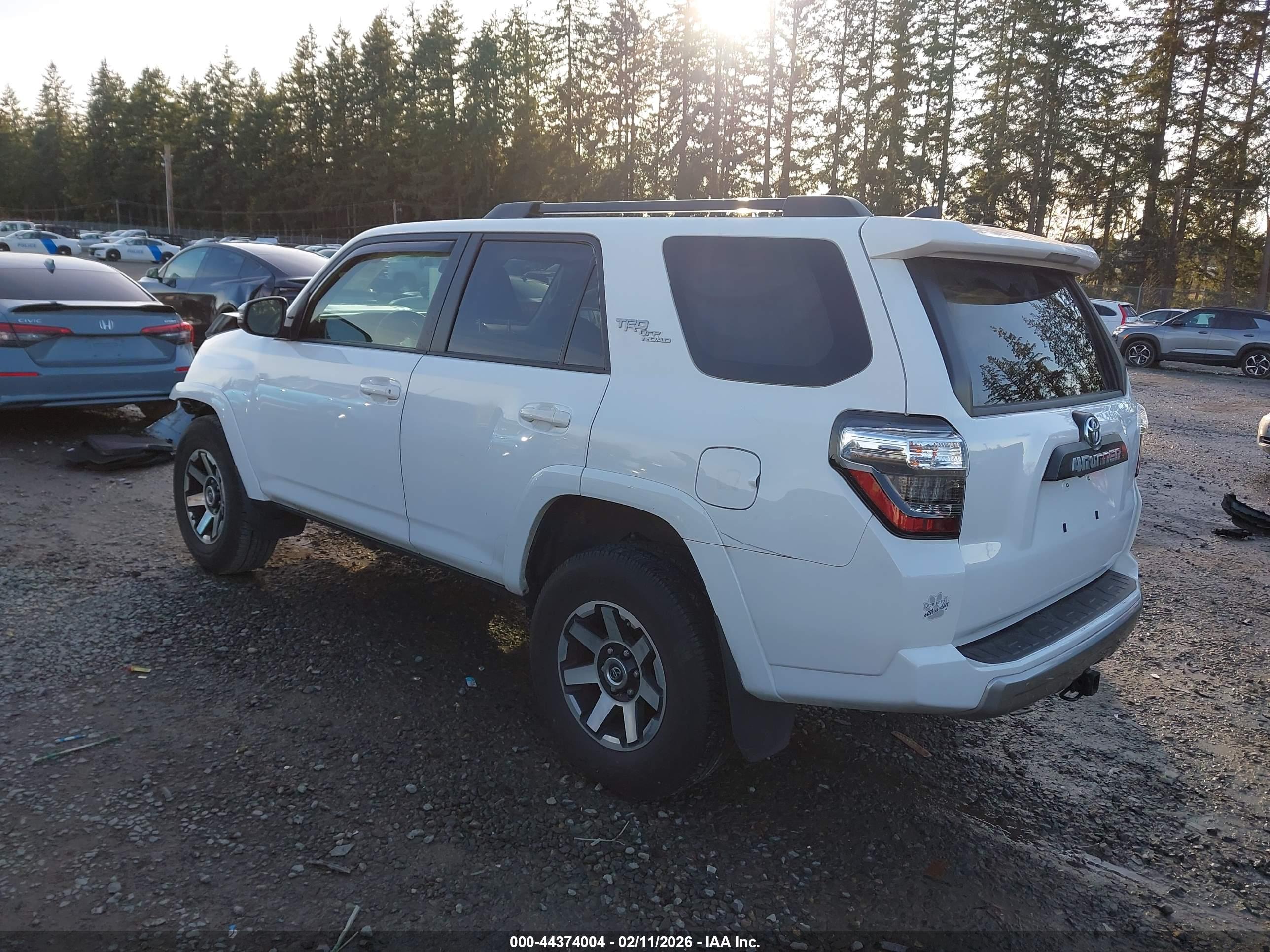 TOYOTA 4RUNNER image 3