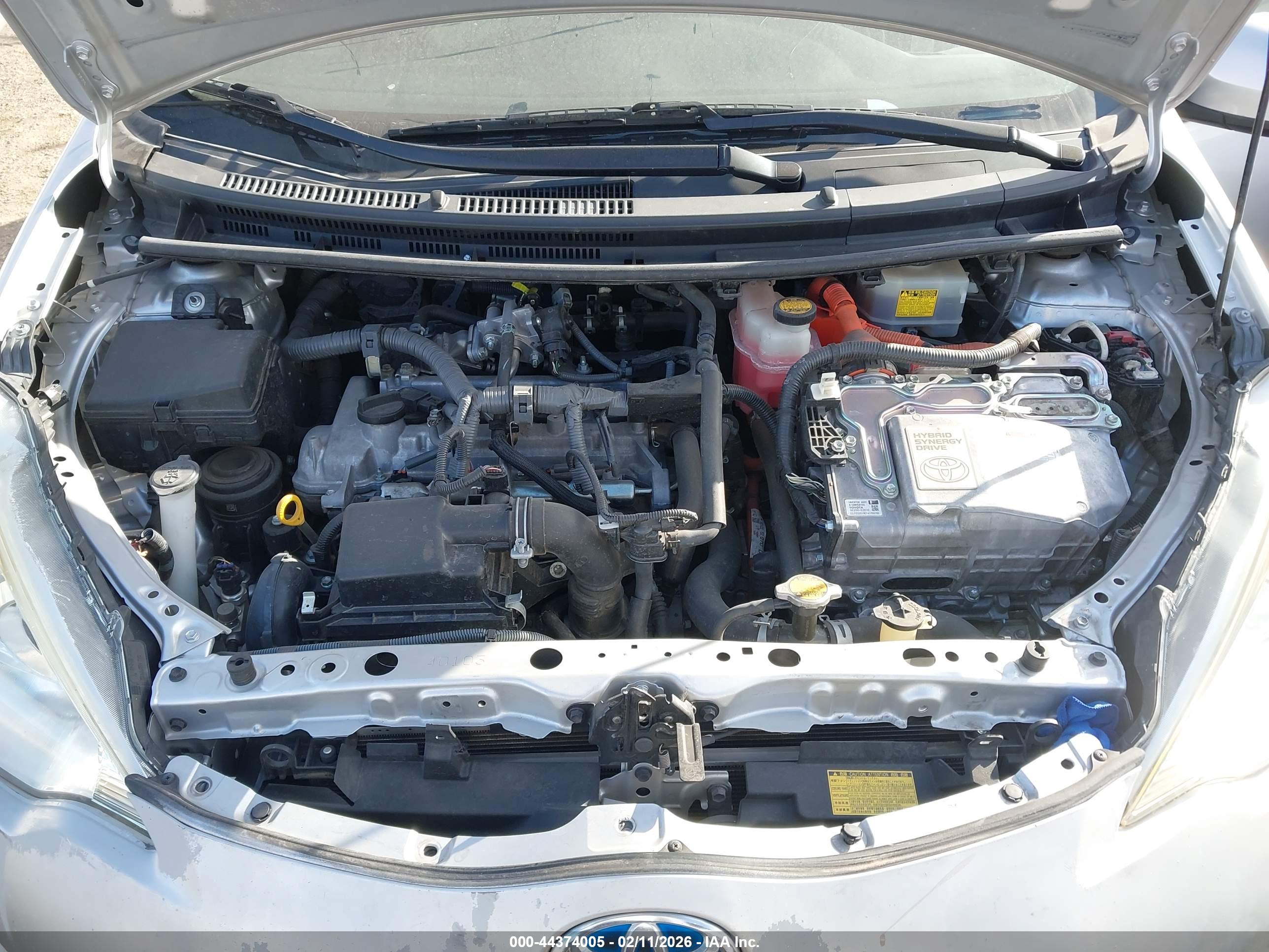 TOYOTA PRIUS image 10