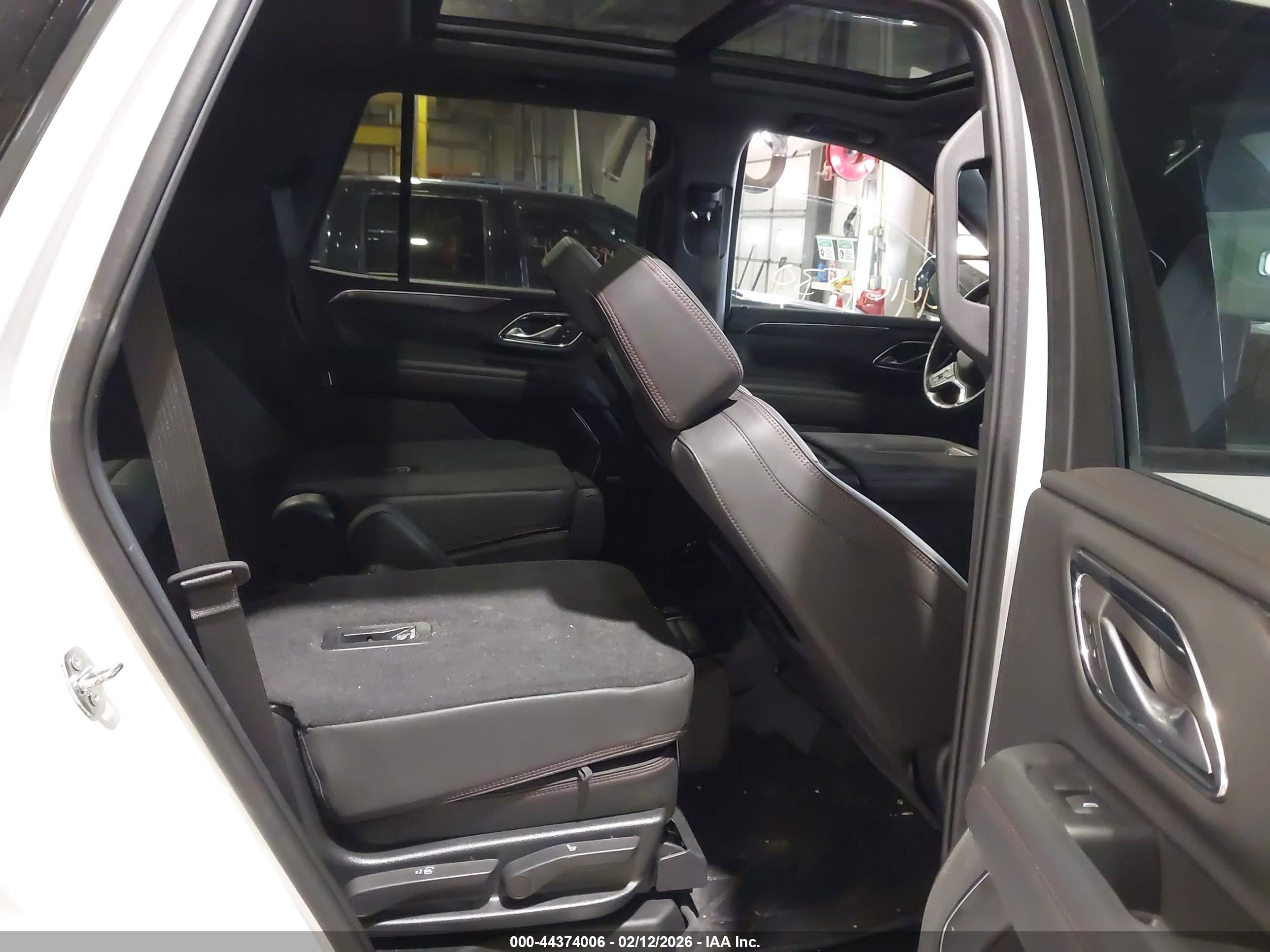 CHEVROLET TAHOE image 8