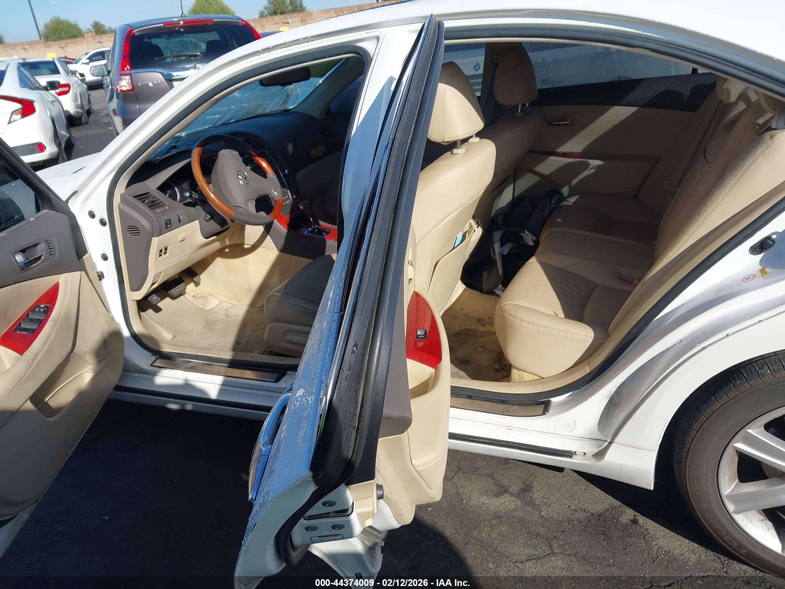 LEXUS ES image 8