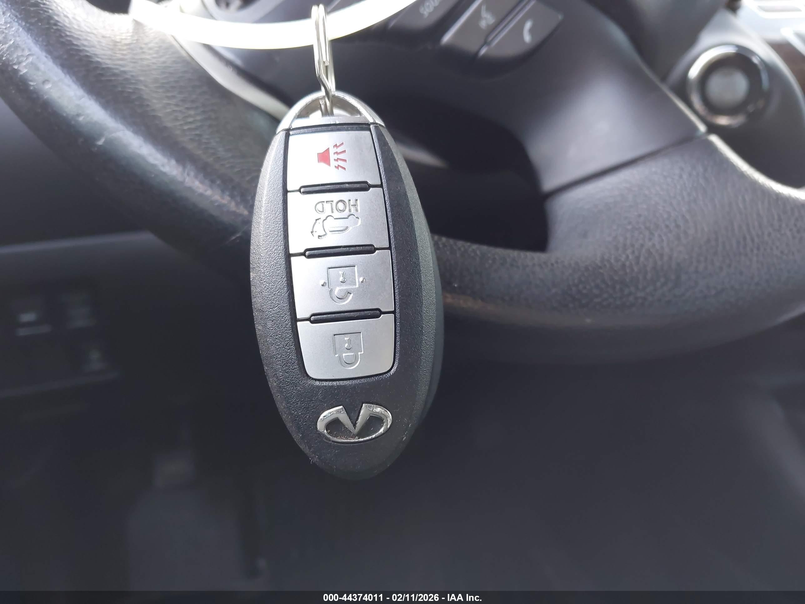 INFINITI JX35 image 11