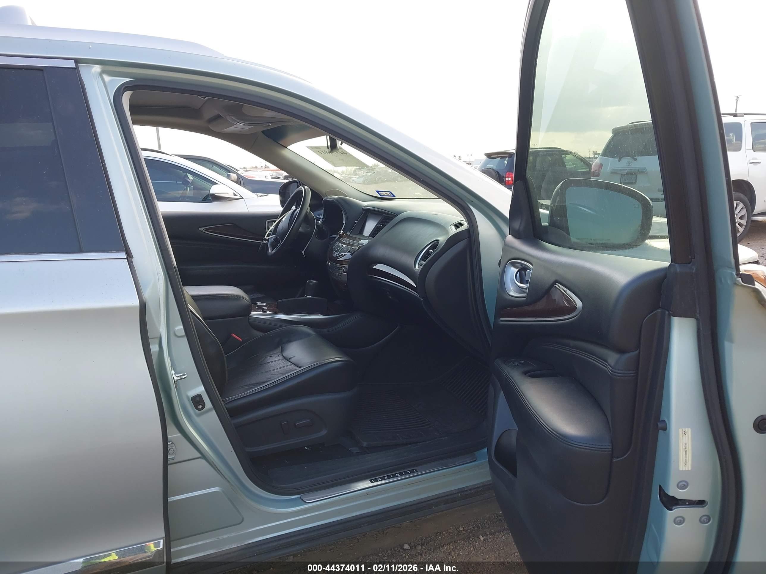 INFINITI JX35 image 5