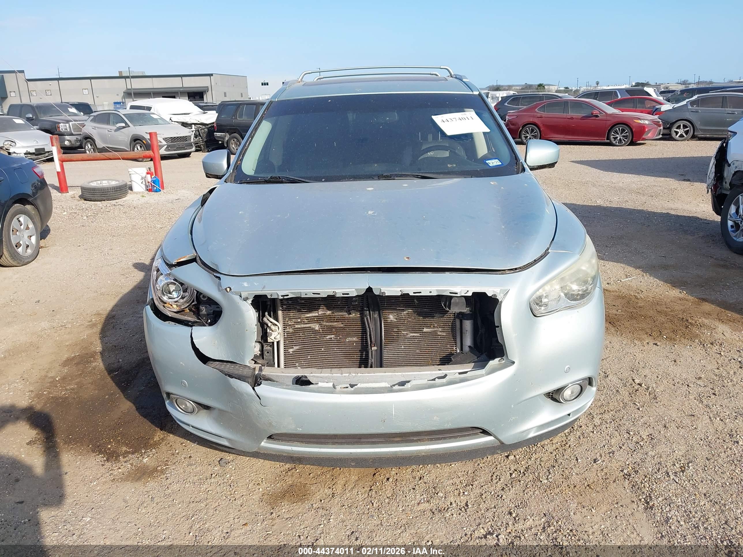 INFINITI JX35 image 6