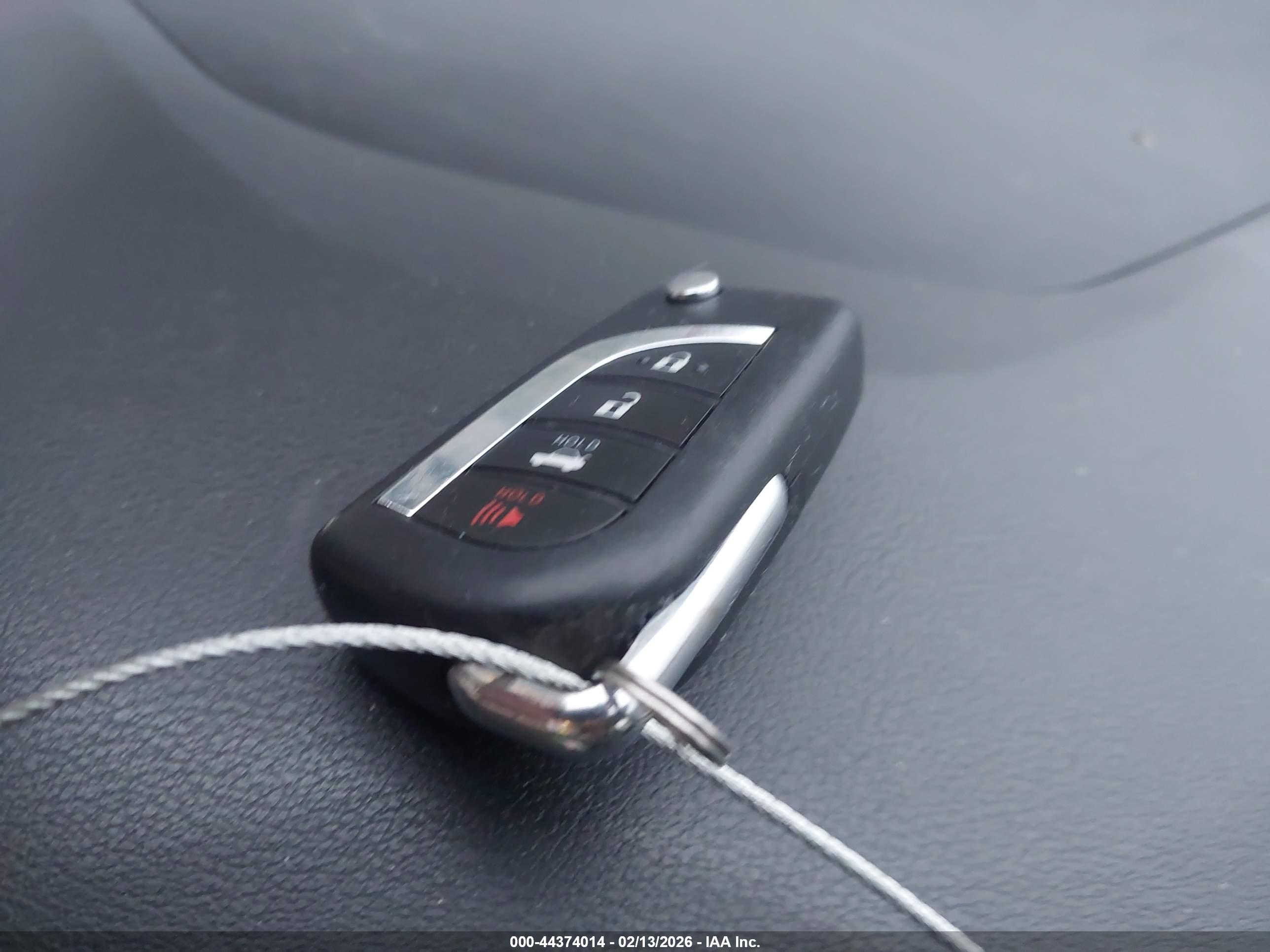 TOYOTA COROLLA image 11