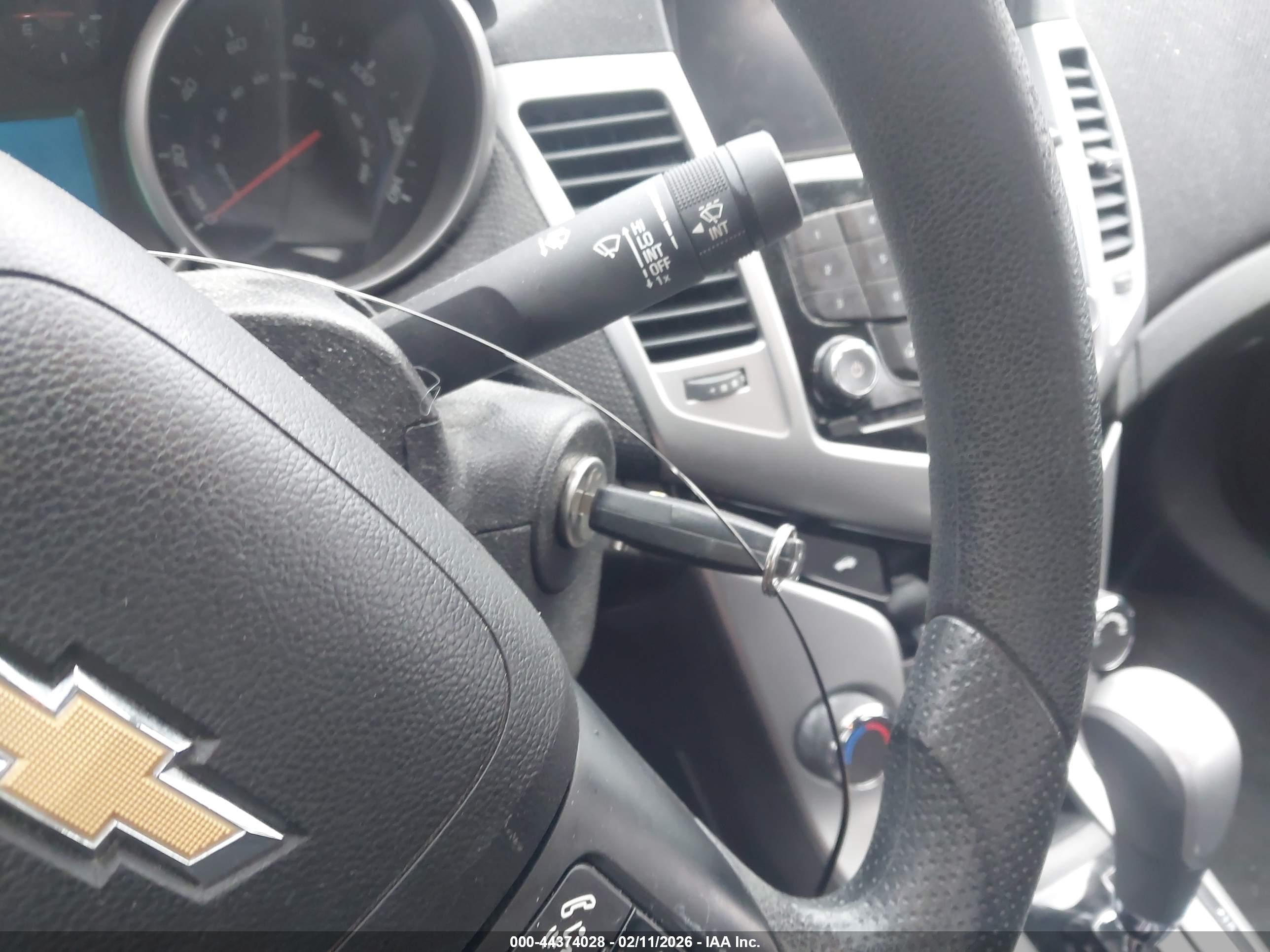 CHEVROLET CRUZE image 11