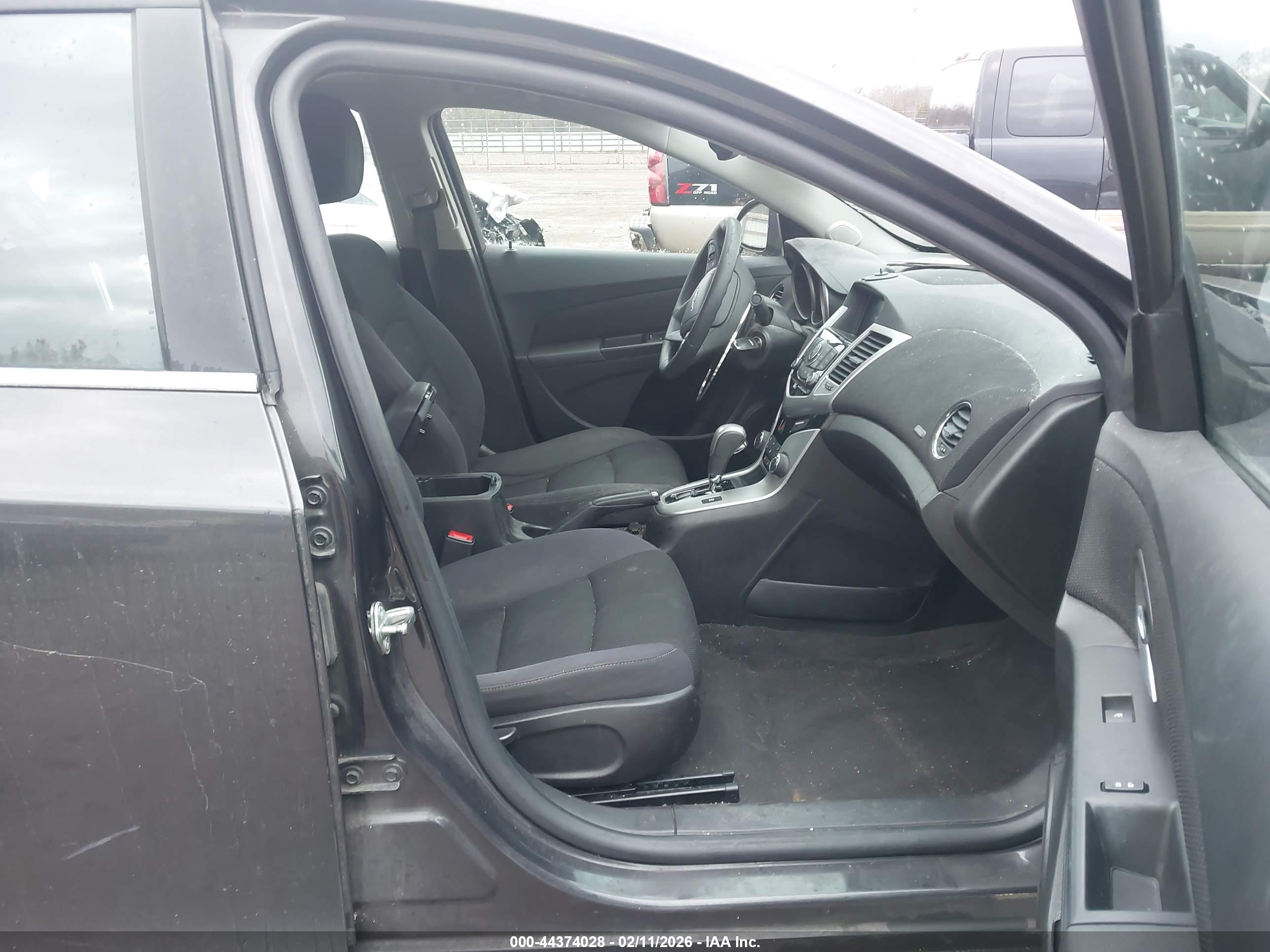 CHEVROLET CRUZE image 5