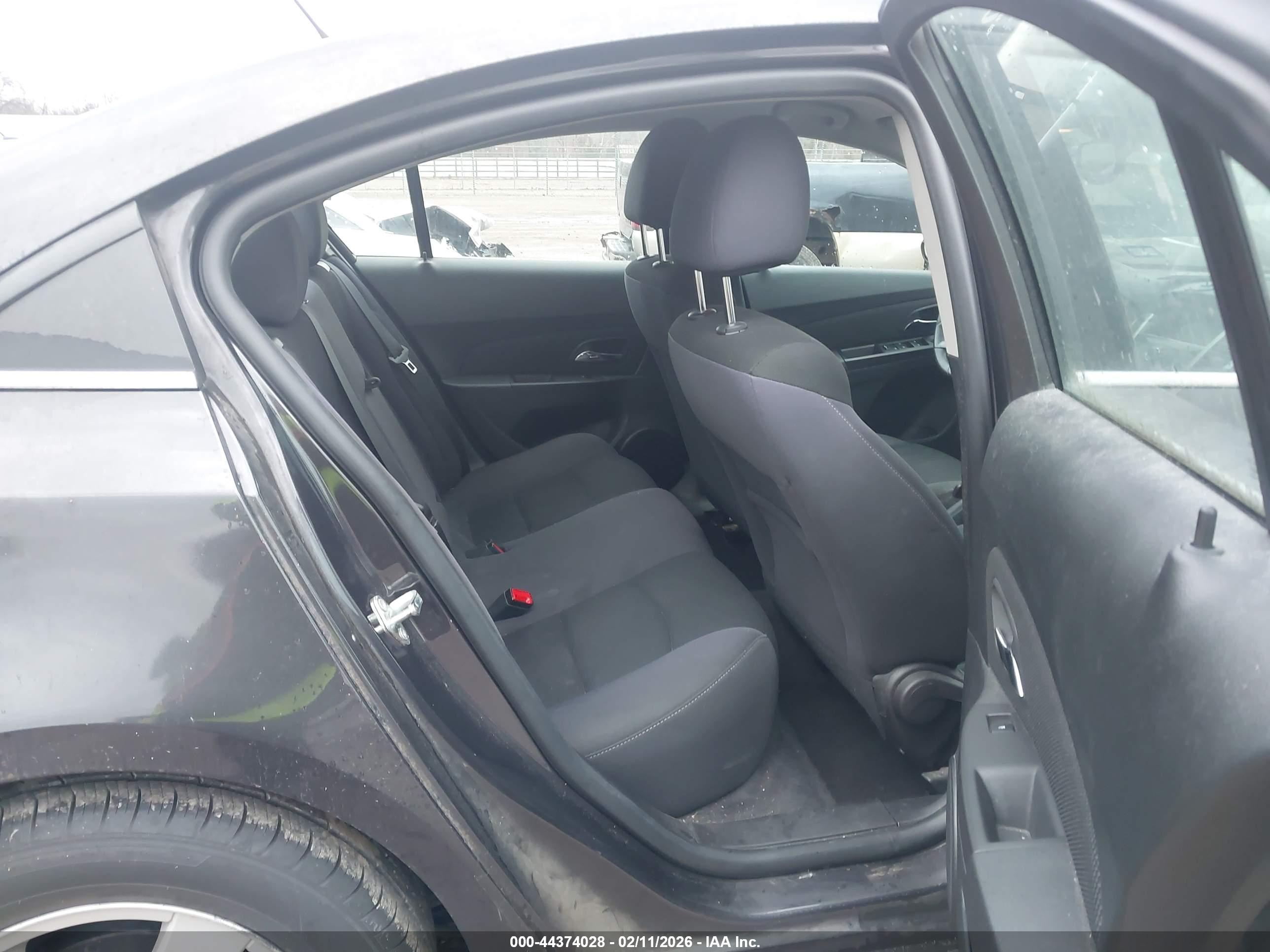 CHEVROLET CRUZE image 8