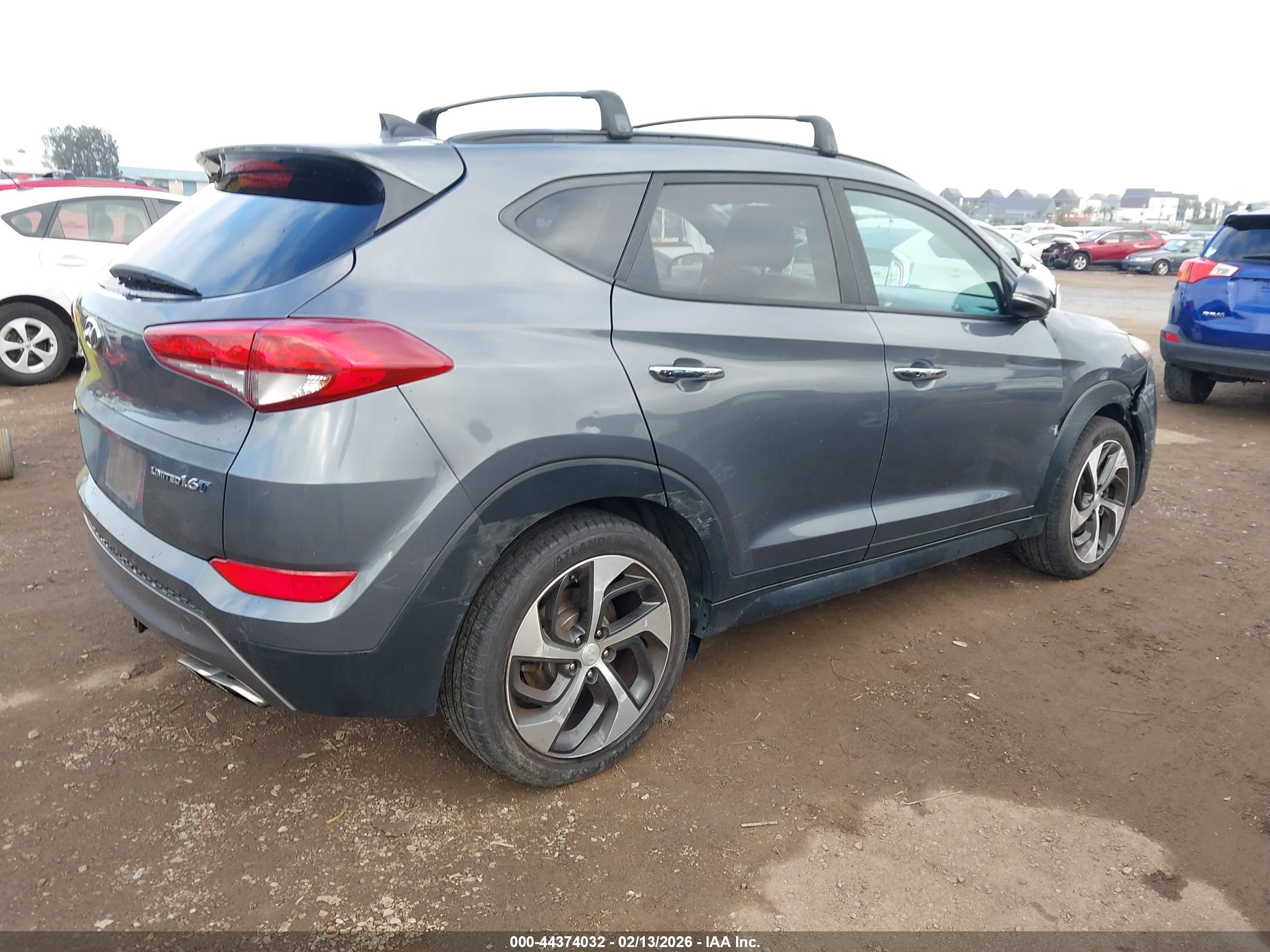 HYUNDAI TUCSON image 4