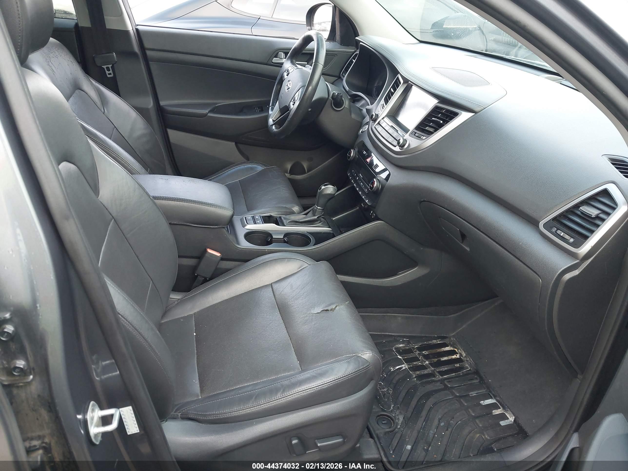 HYUNDAI TUCSON image 5