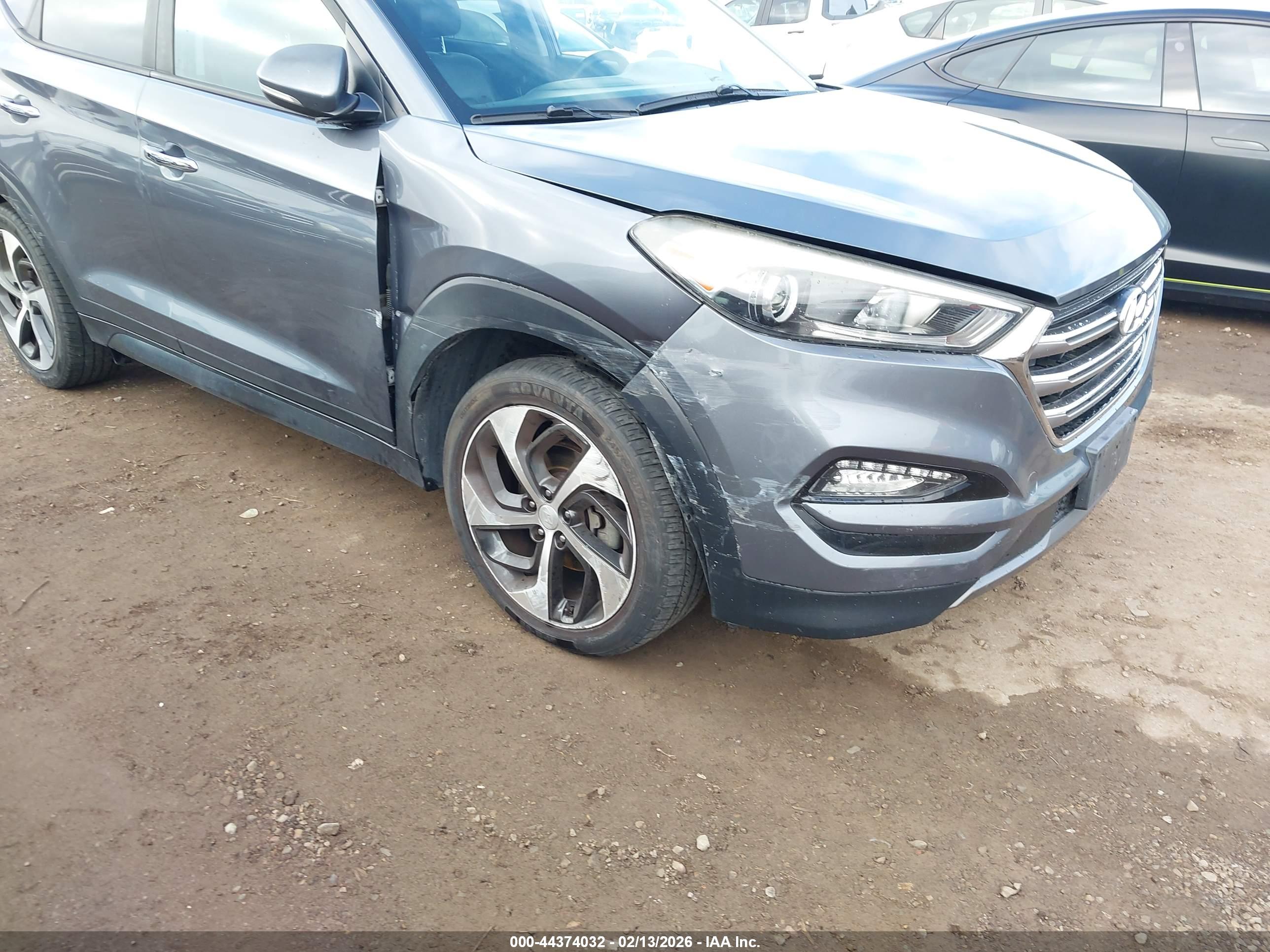 HYUNDAI TUCSON image 6