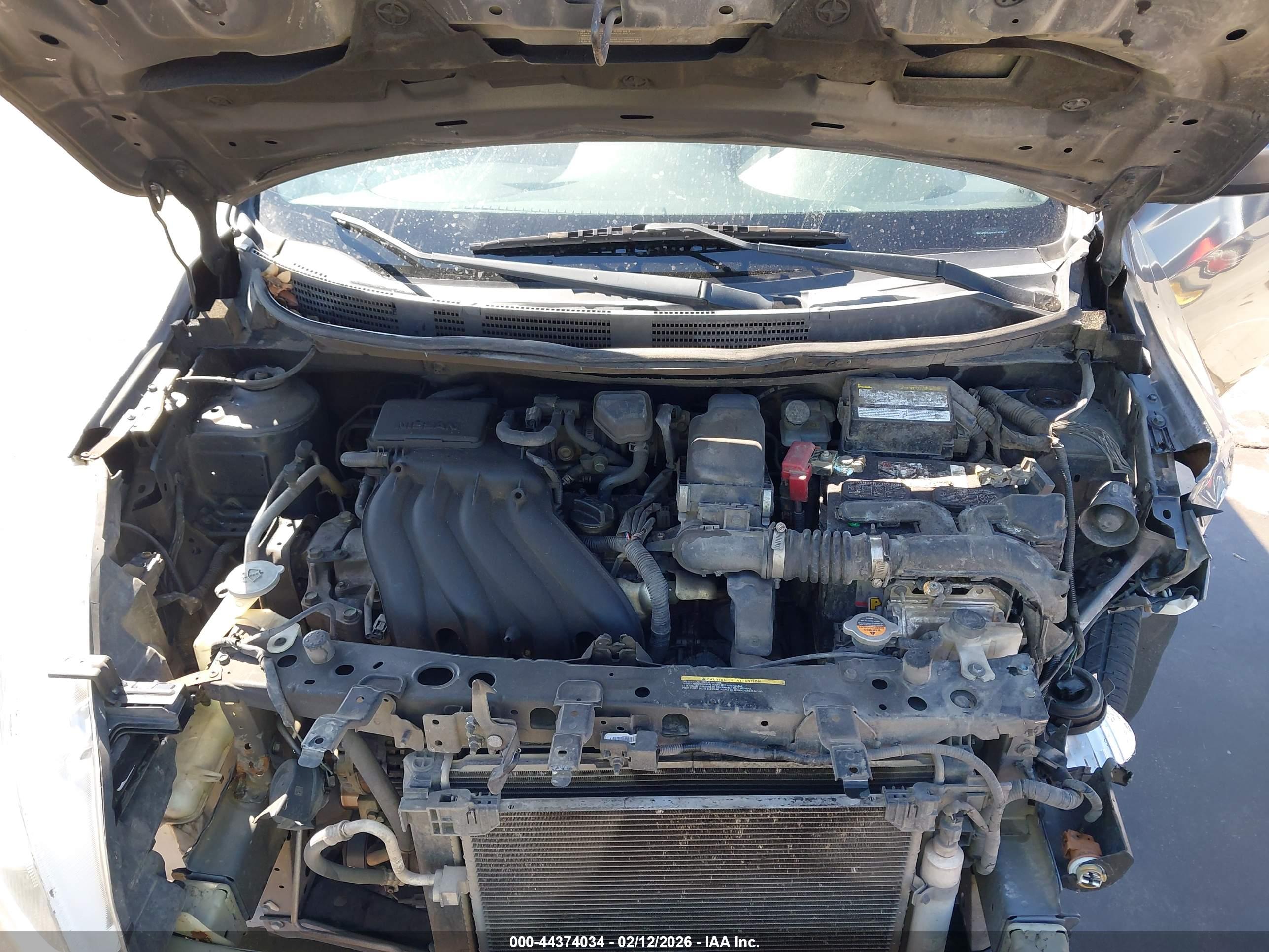 NISSAN VERSA image 10