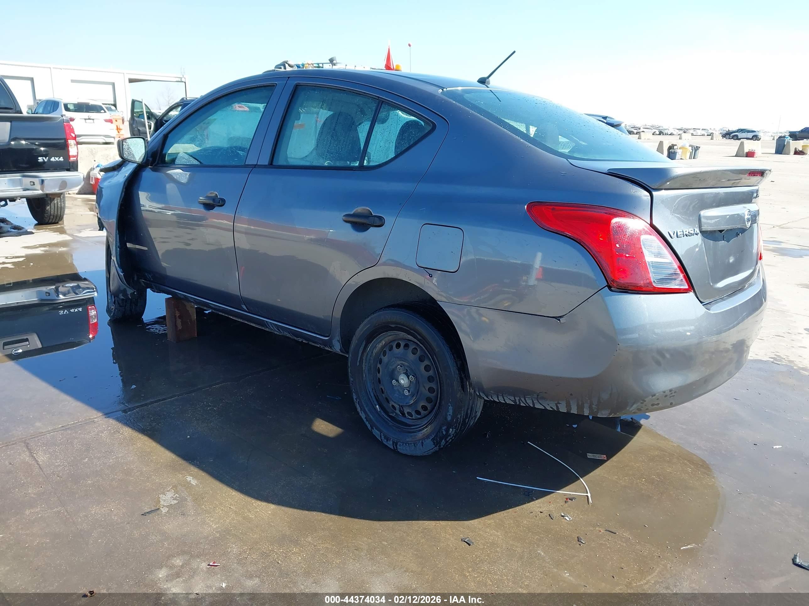 NISSAN VERSA image 3