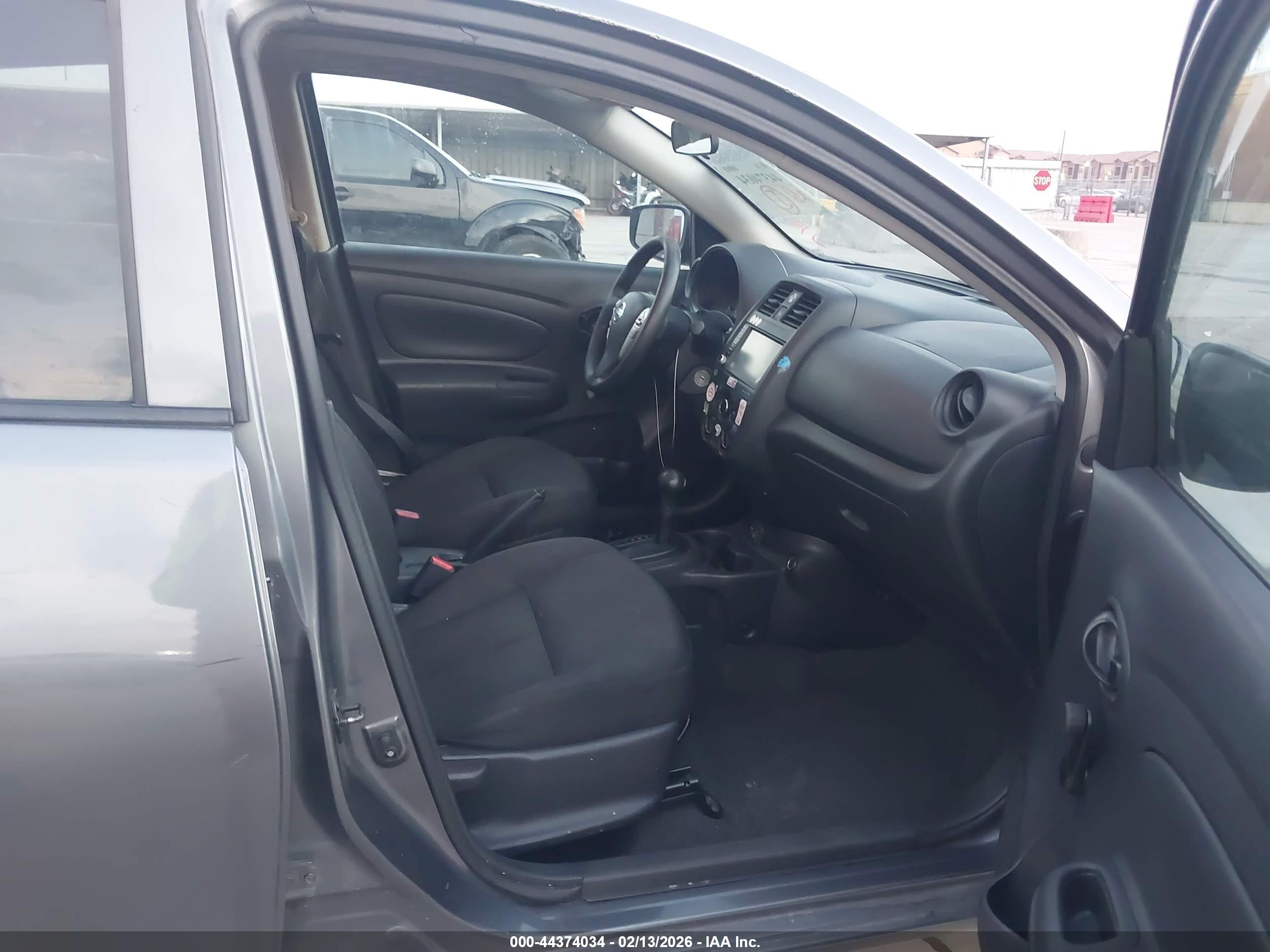 NISSAN VERSA image 5