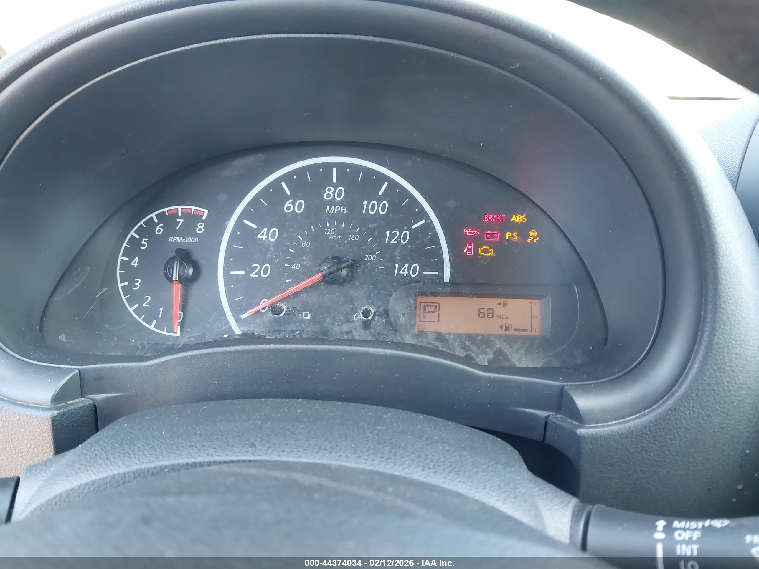 NISSAN VERSA image 7
