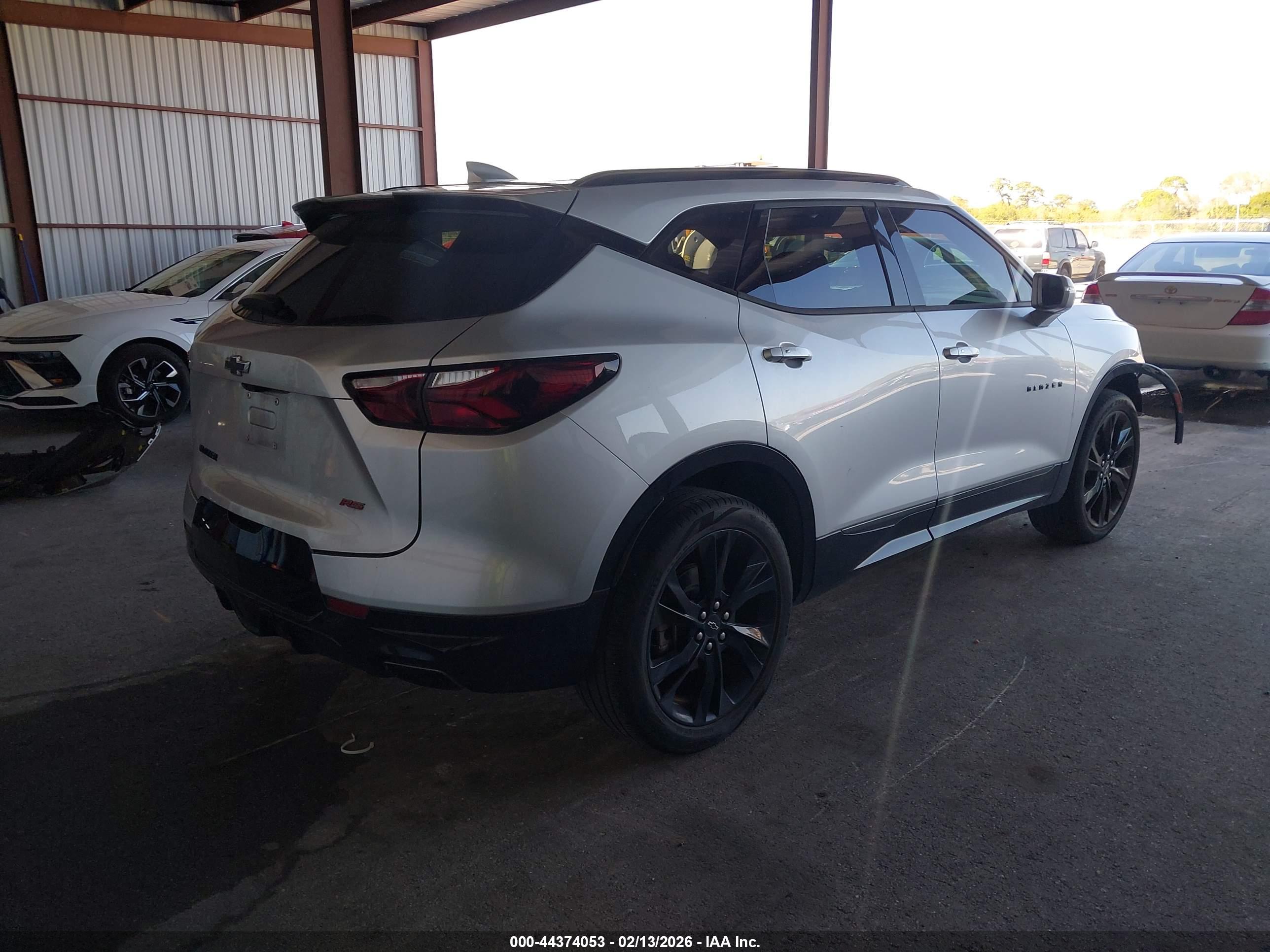 CHEVROLET BLAZER image 4