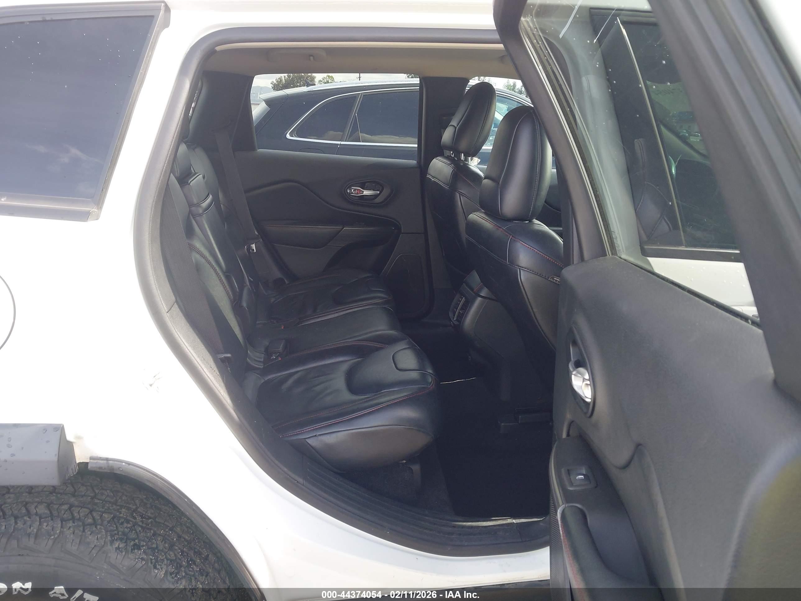 JEEP CHEROKEE image 8
