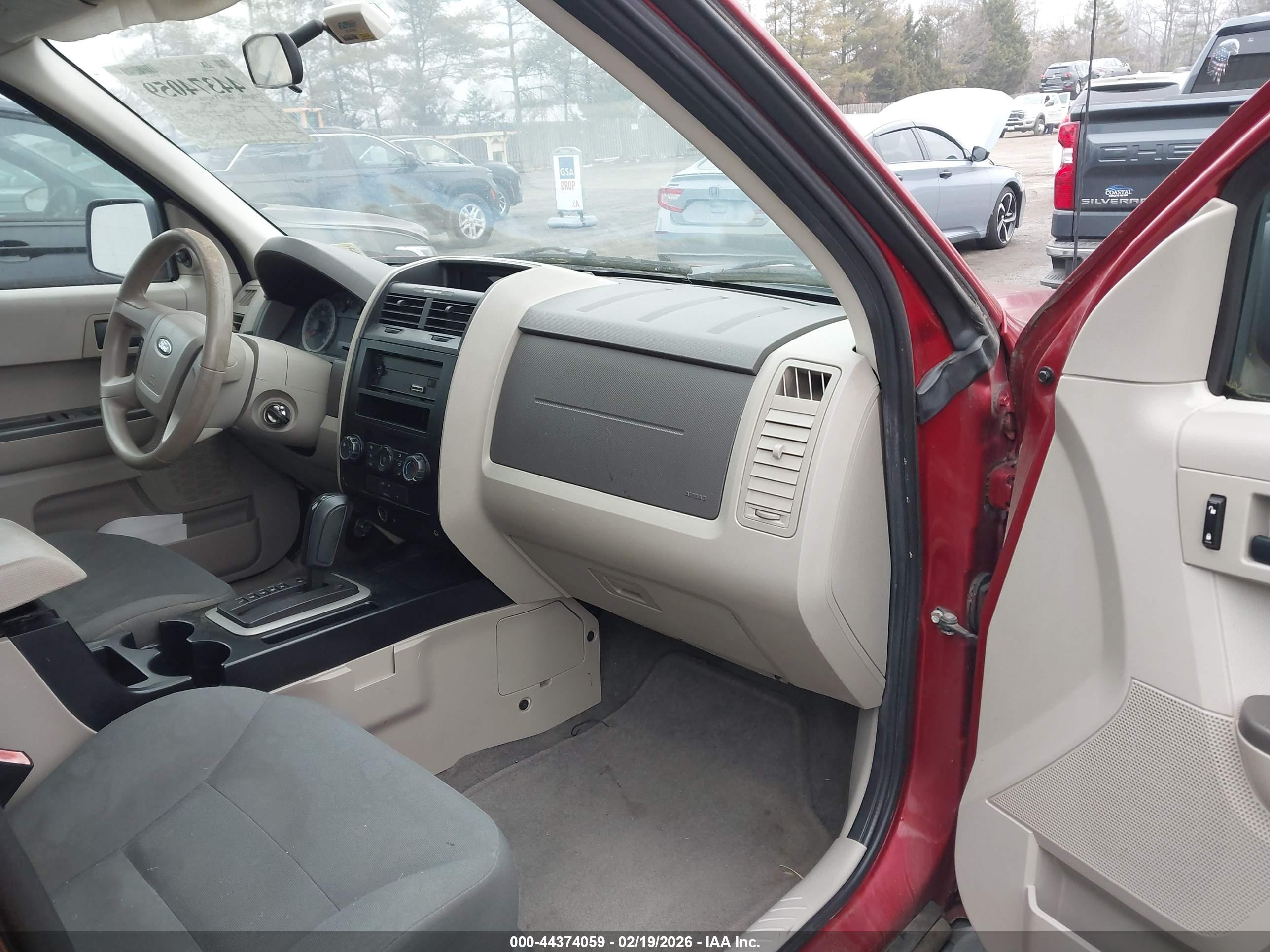 FORD ESCAPE image 5
