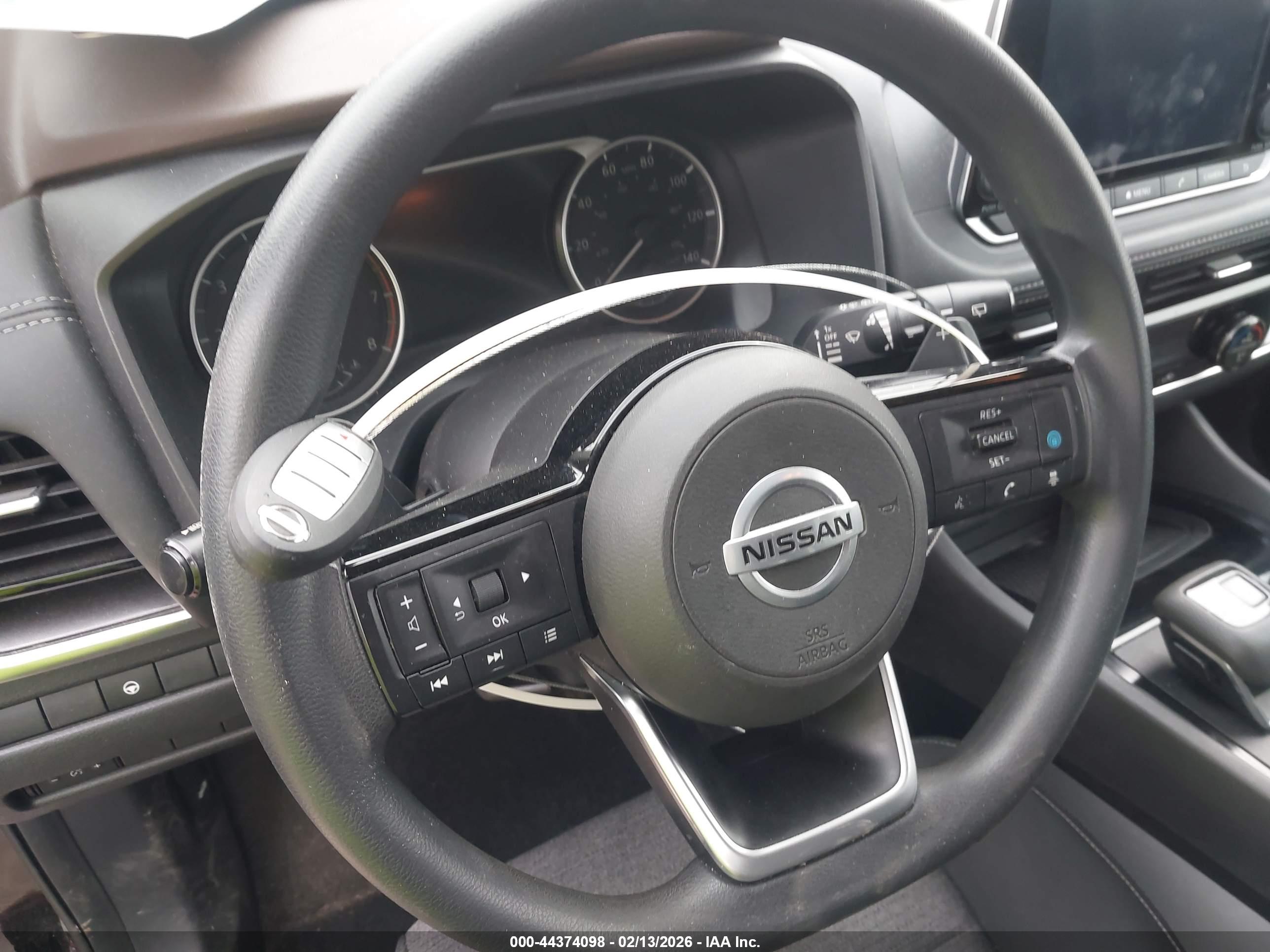 NISSAN ROGUE image 11