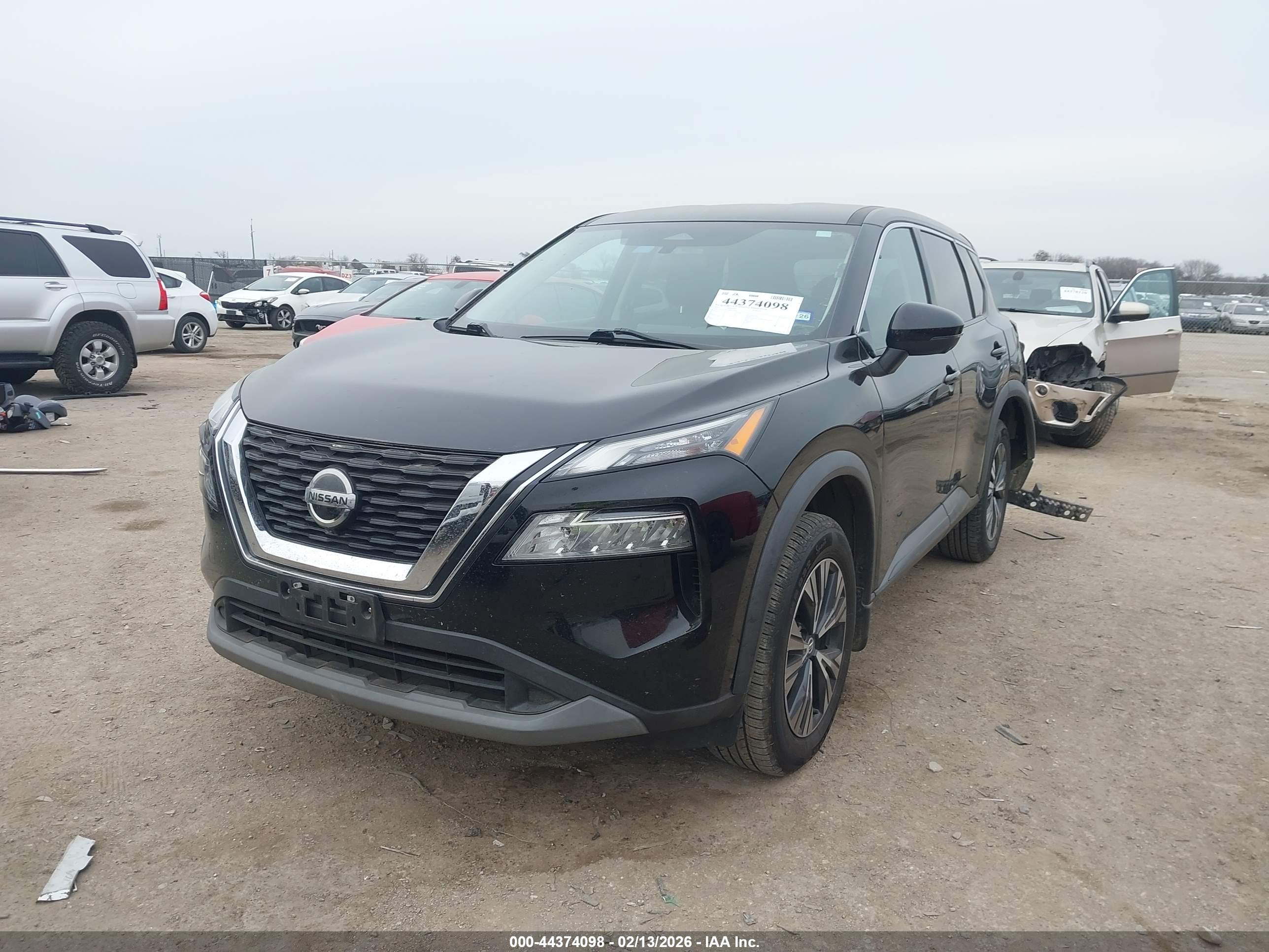 NISSAN ROGUE image 2
