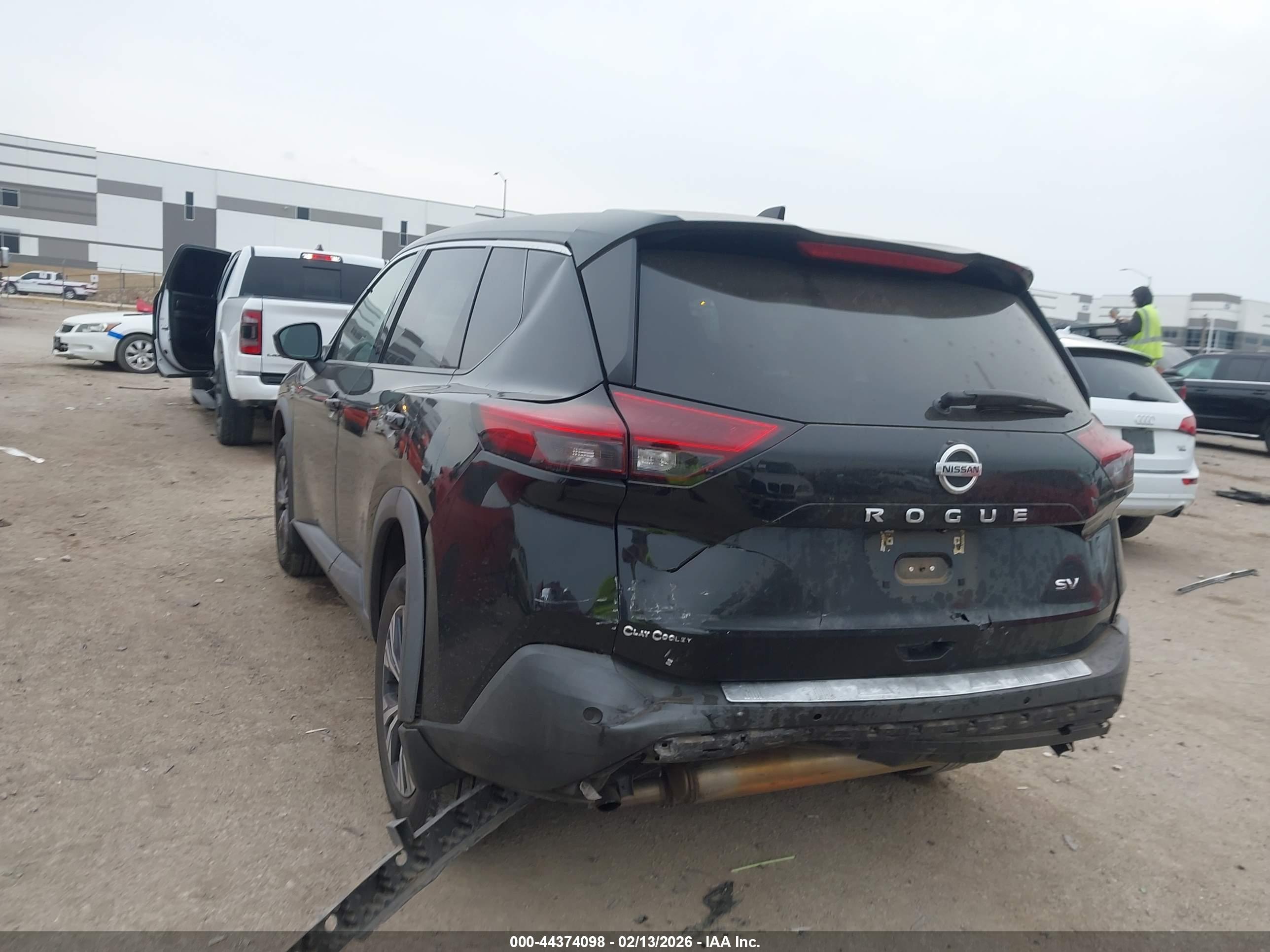 NISSAN ROGUE image 3