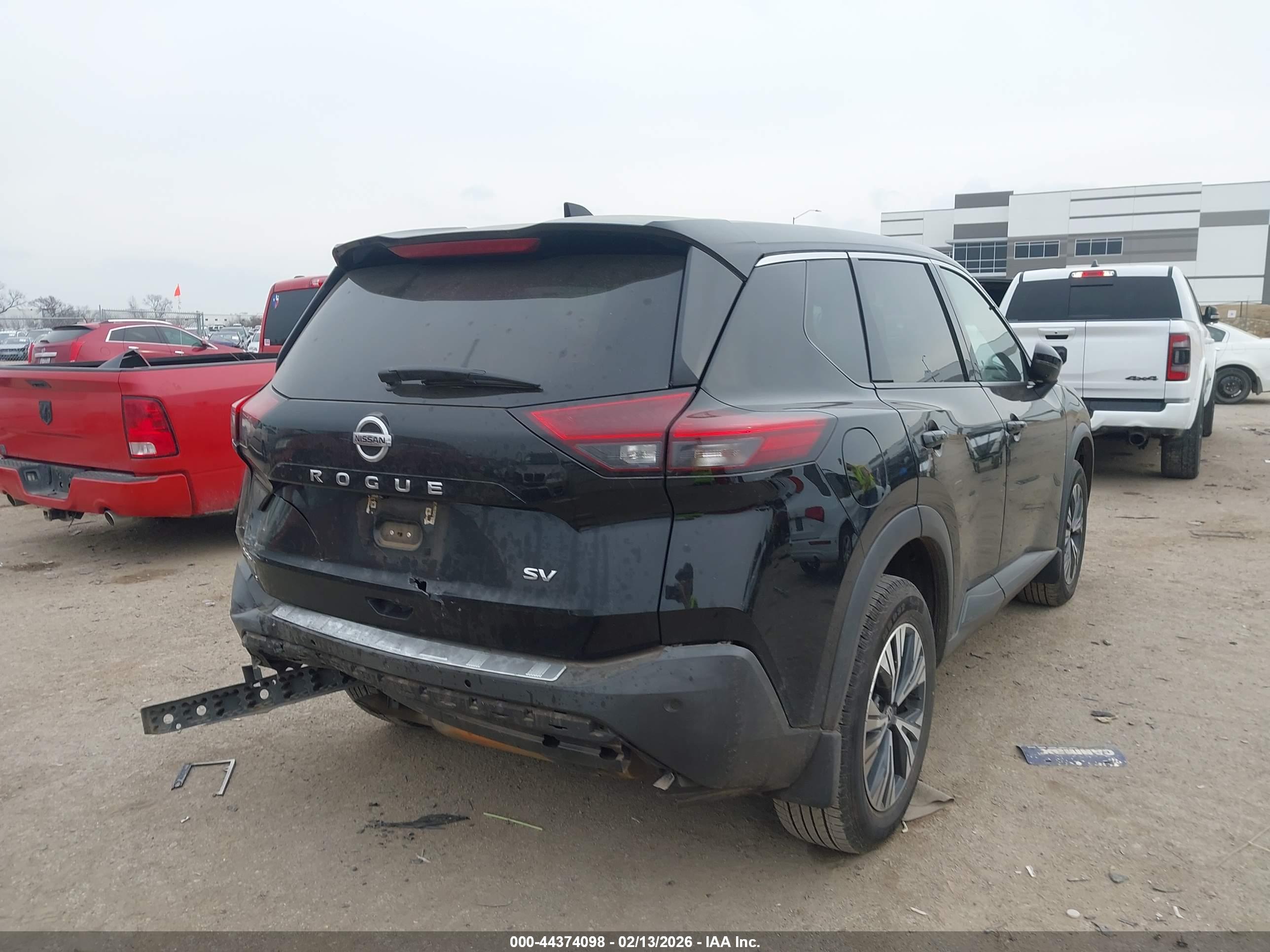 NISSAN ROGUE image 4