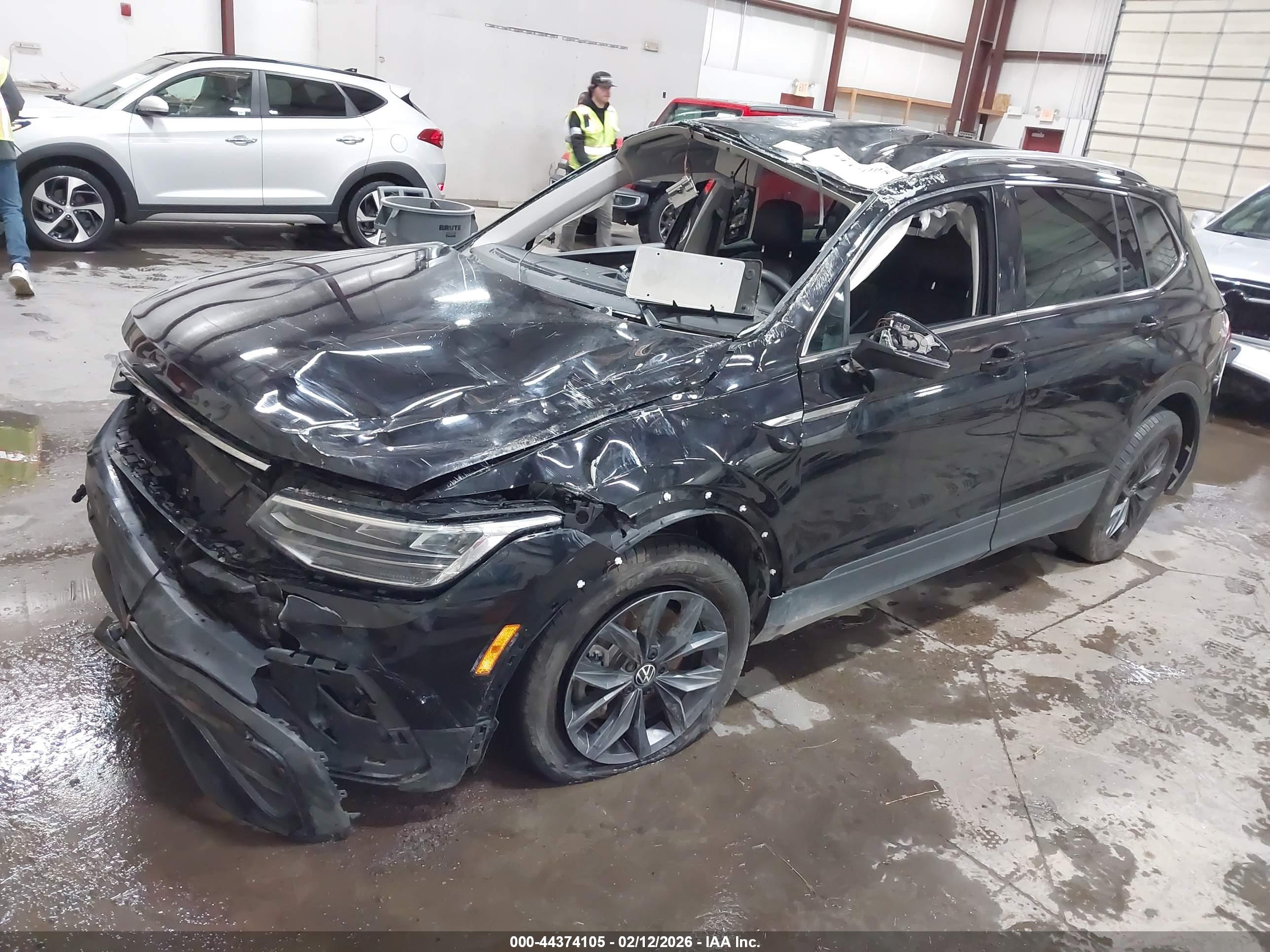 VOLKSWAGEN TIGUAN image 2