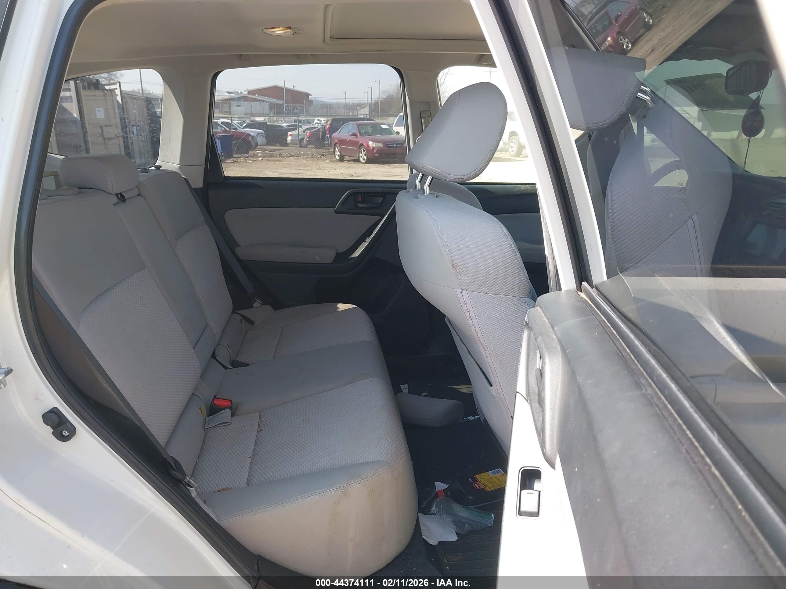 SUBARU FORESTER image 8