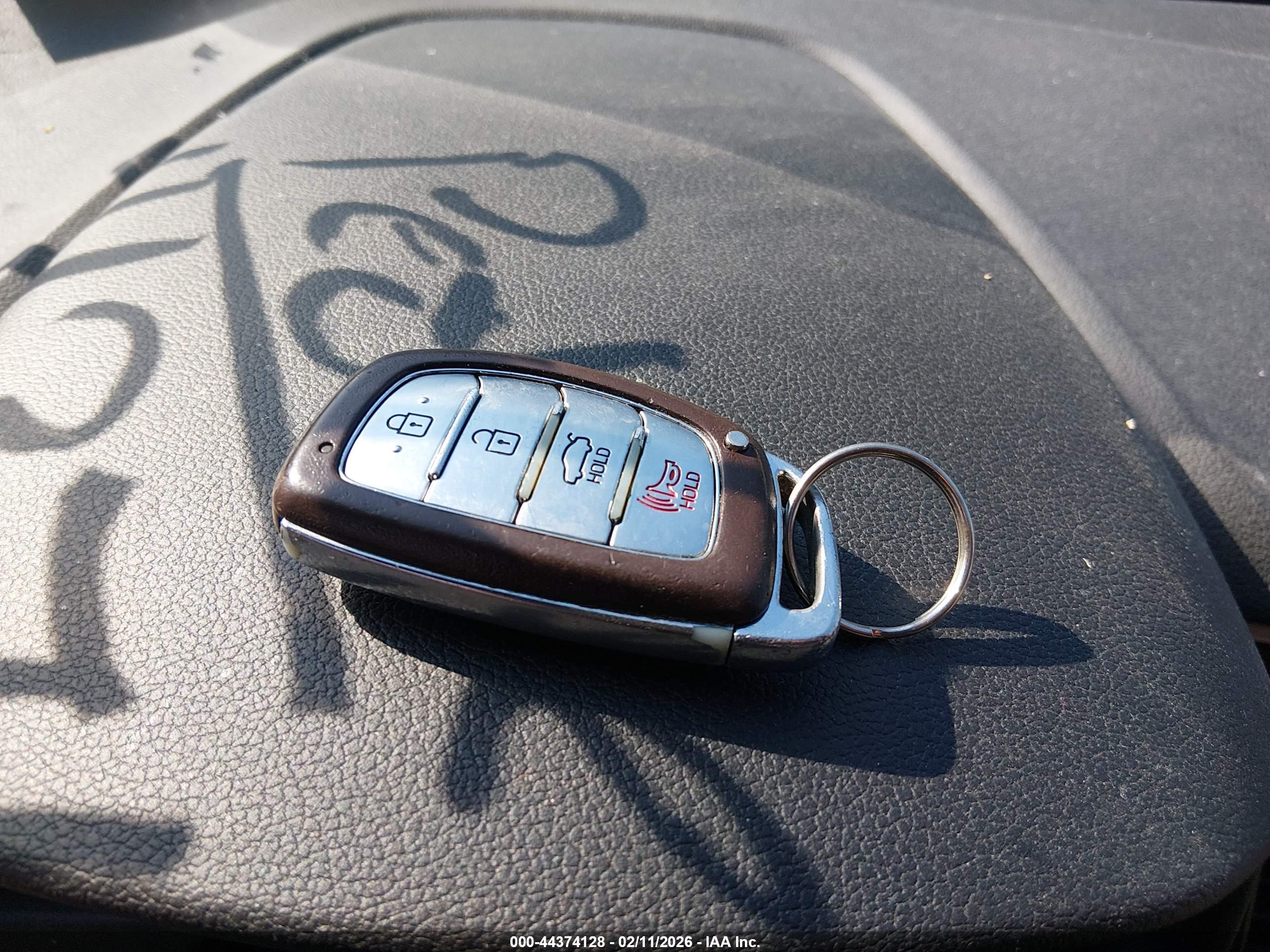 HYUNDAI ELANTRA image 11
