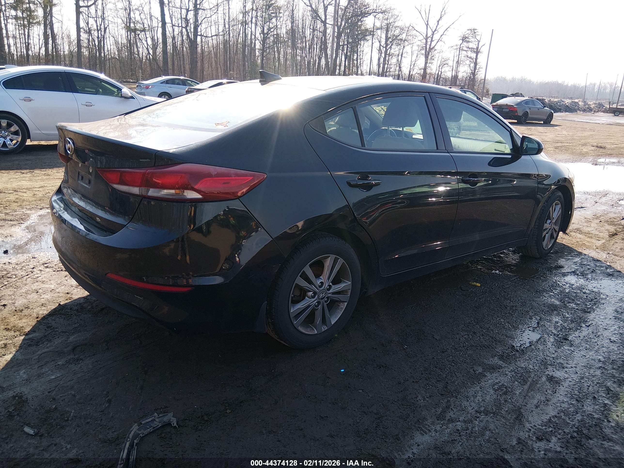 HYUNDAI ELANTRA image 4