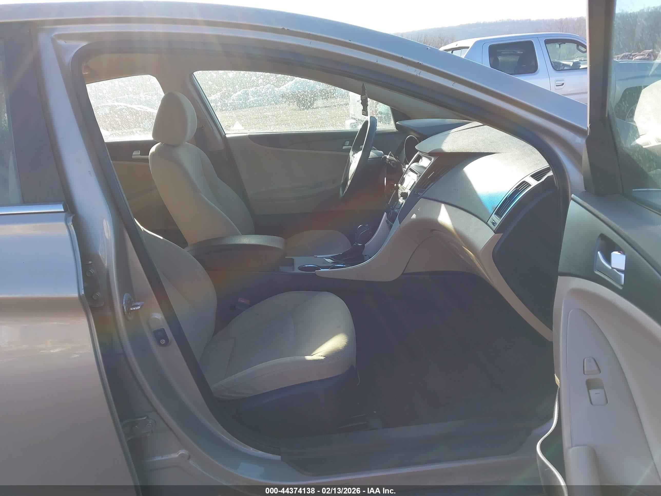 HYUNDAI SONATA image 5