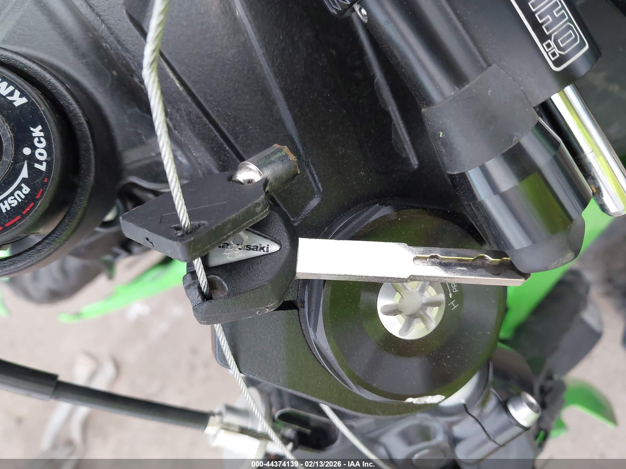 KAWASAKI ZX1002 image 11