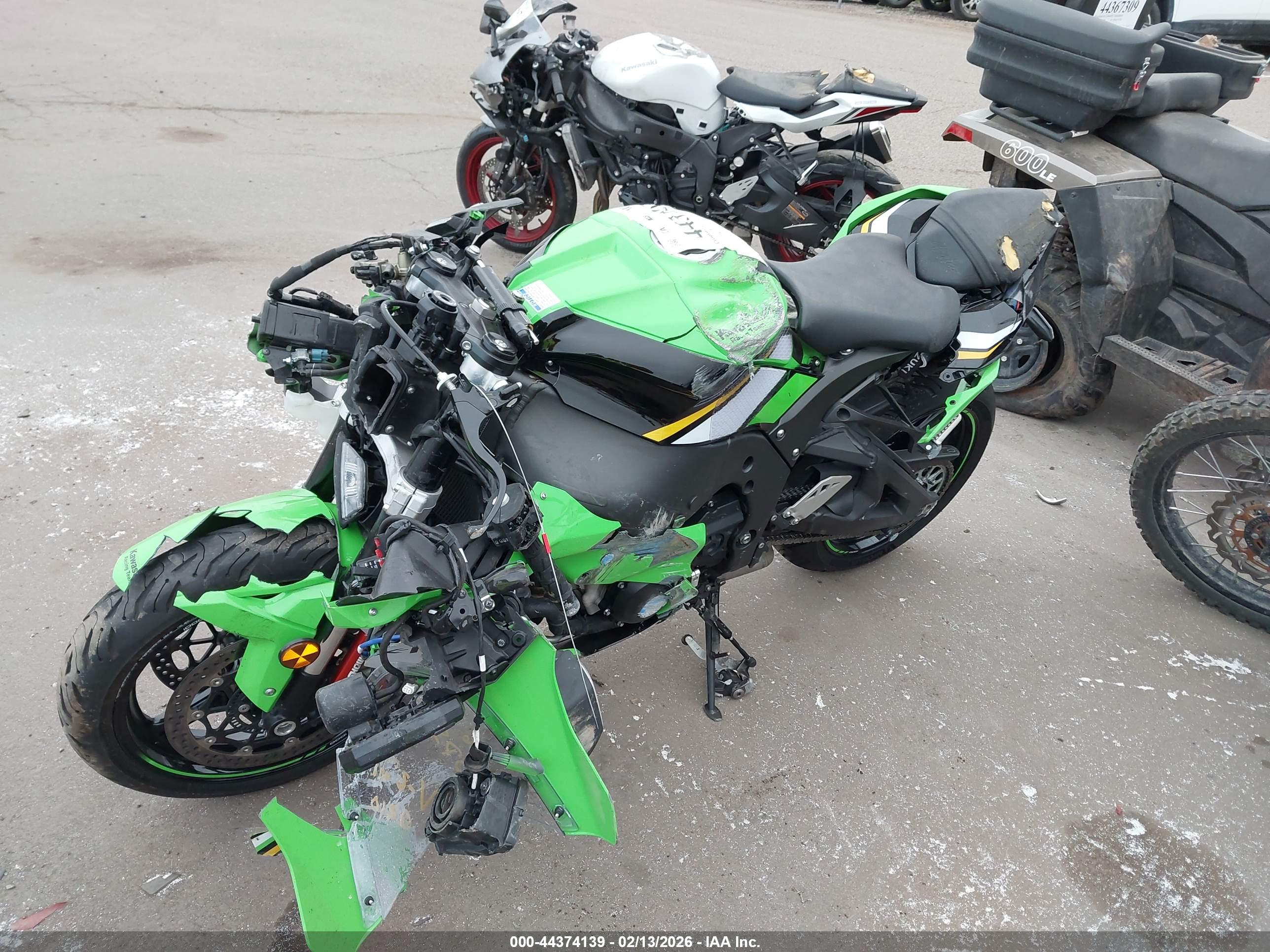 KAWASAKI ZX1002 image 2