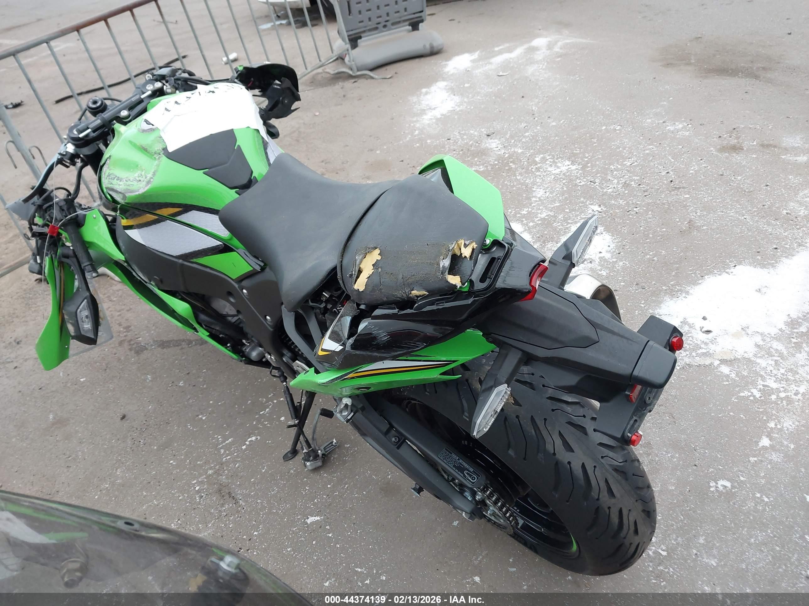 KAWASAKI ZX1002 image 3