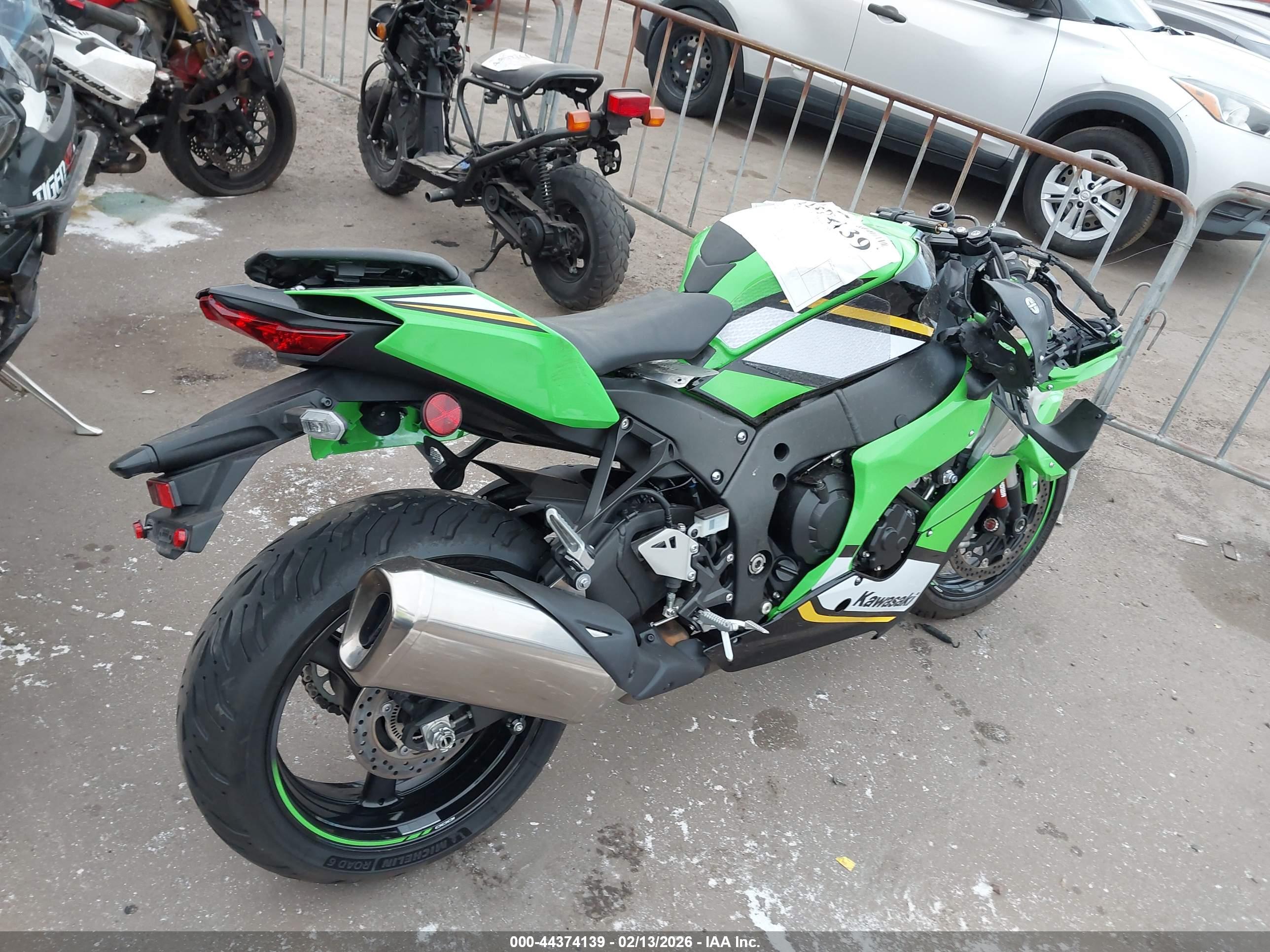 KAWASAKI ZX1002 image 4