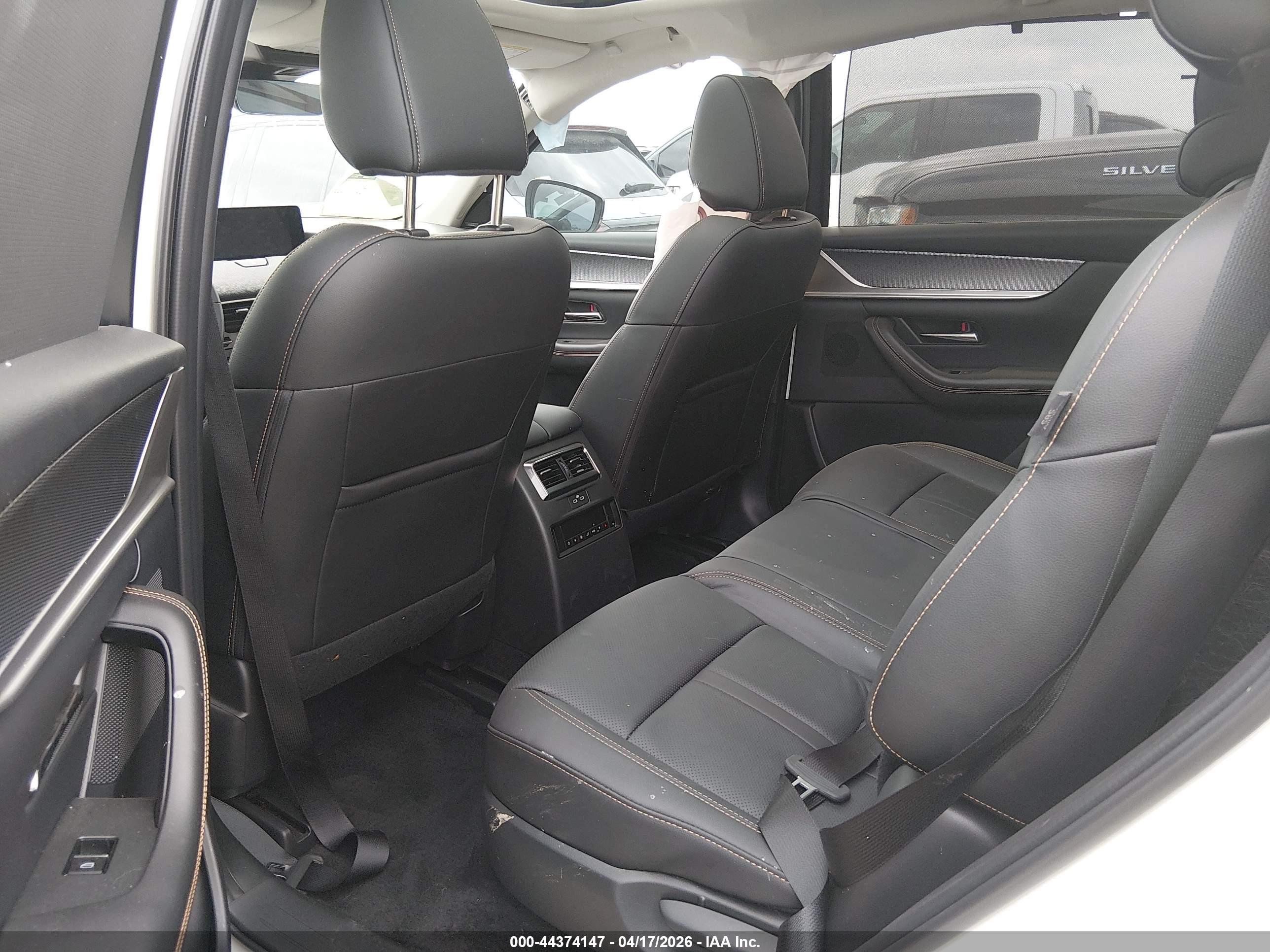 MAZDA CX-70 image 8
