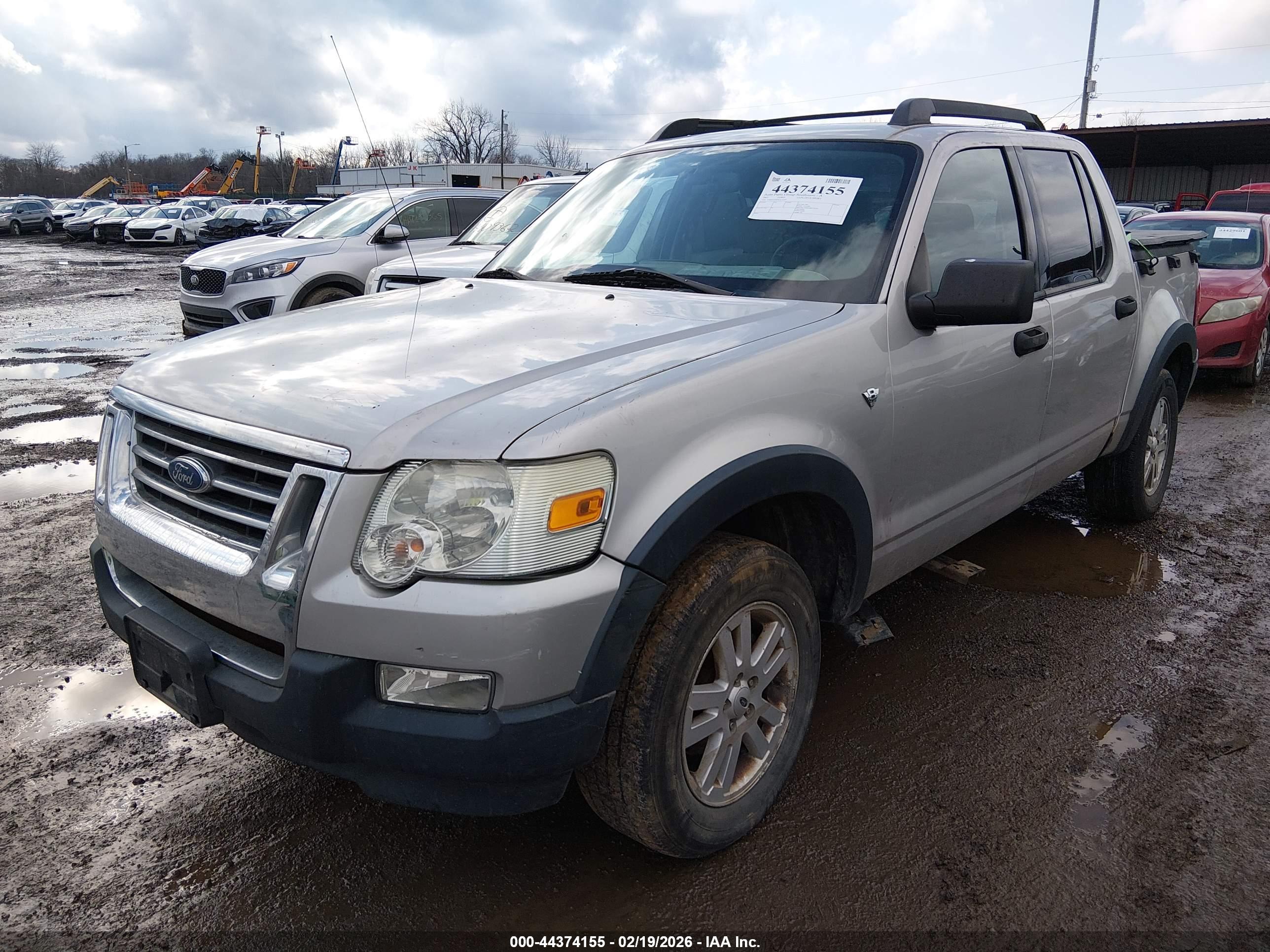 FORD EXPLORER image 2
