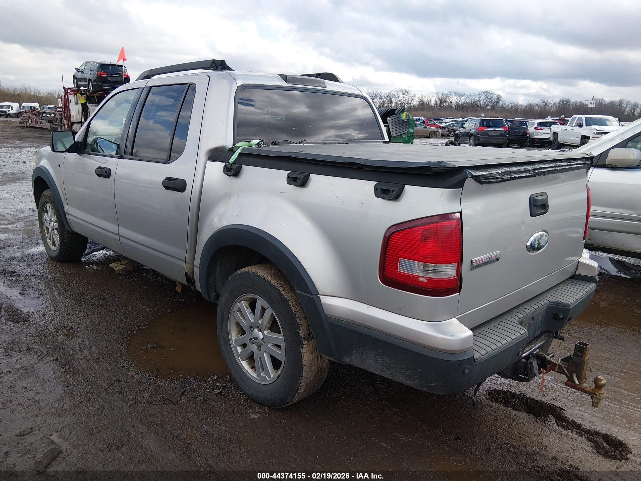 FORD EXPLORER image 3