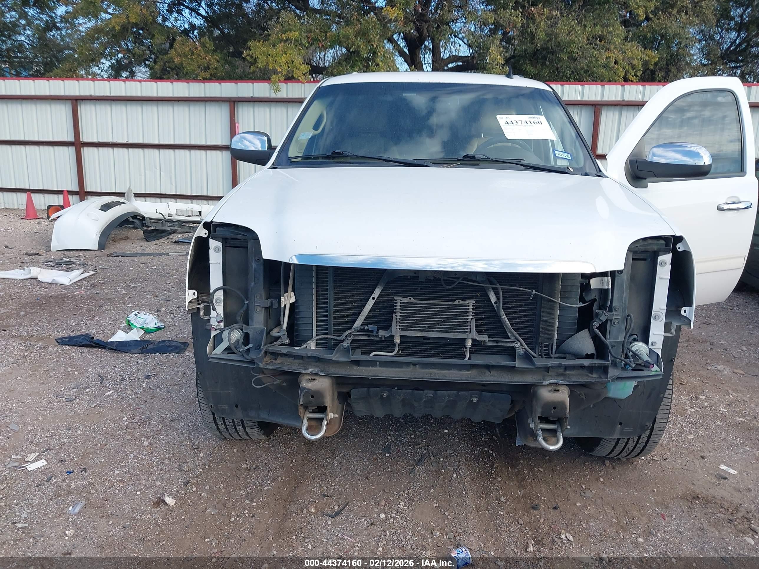 GMC YUKON image 6