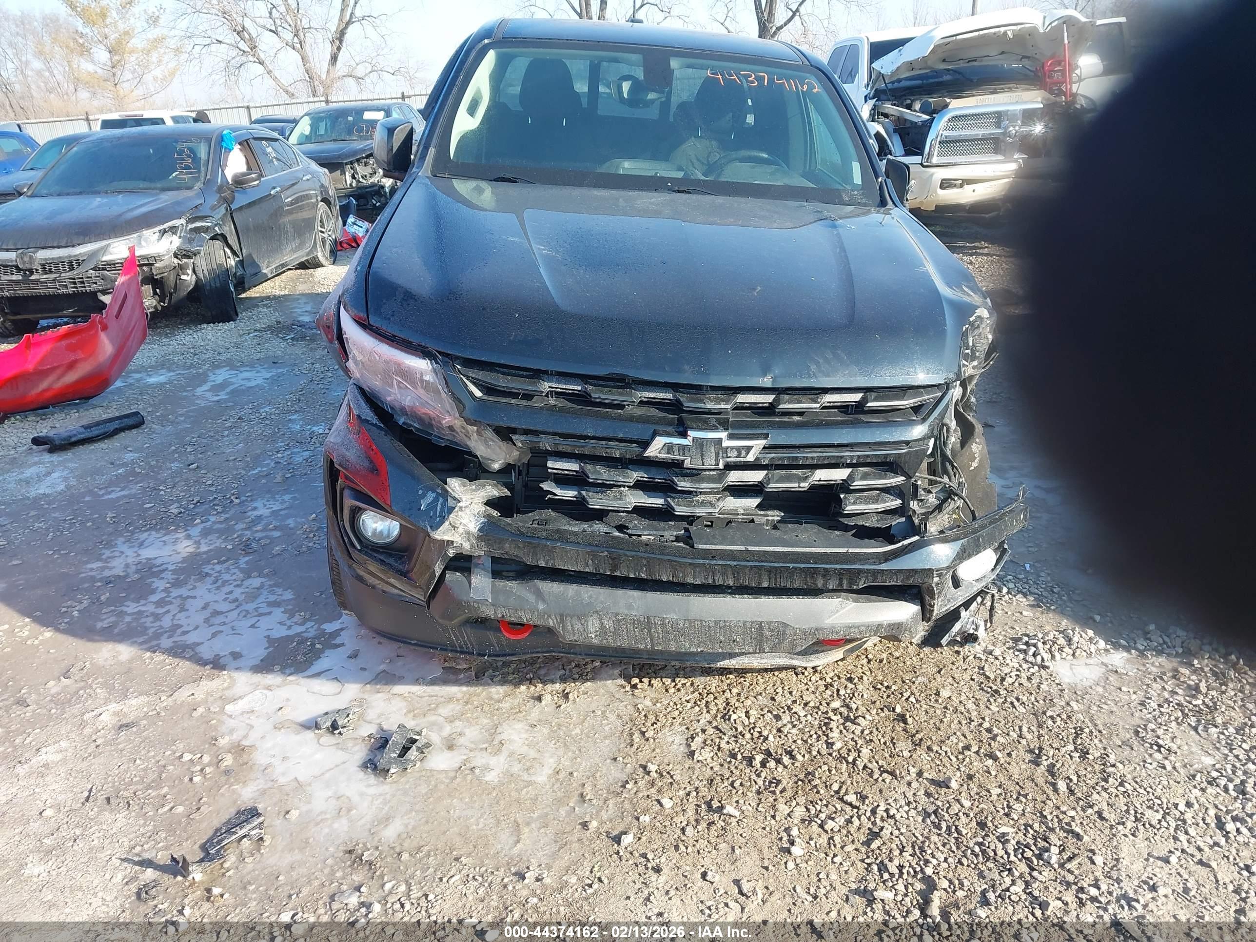 CHEVROLET COLORADO image 6